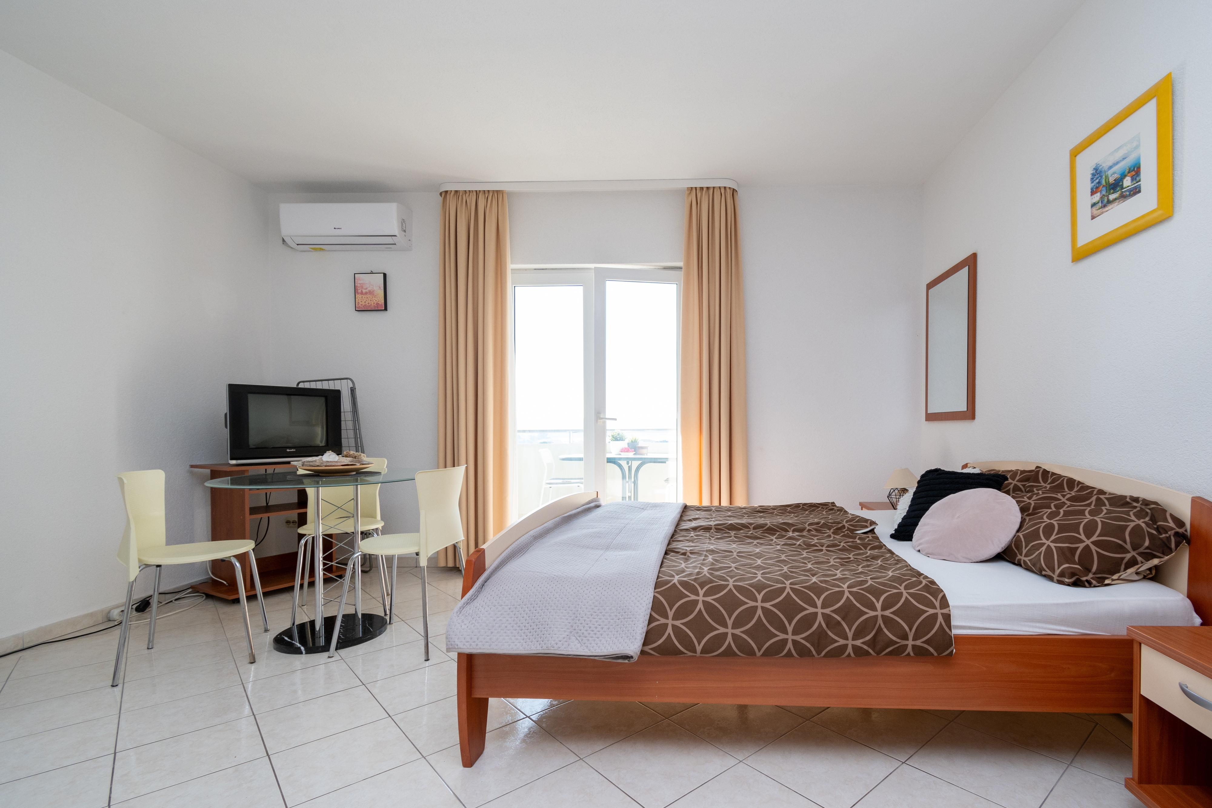 Studio flat with terrace and sea view Ljubač, Zadar  AS-a