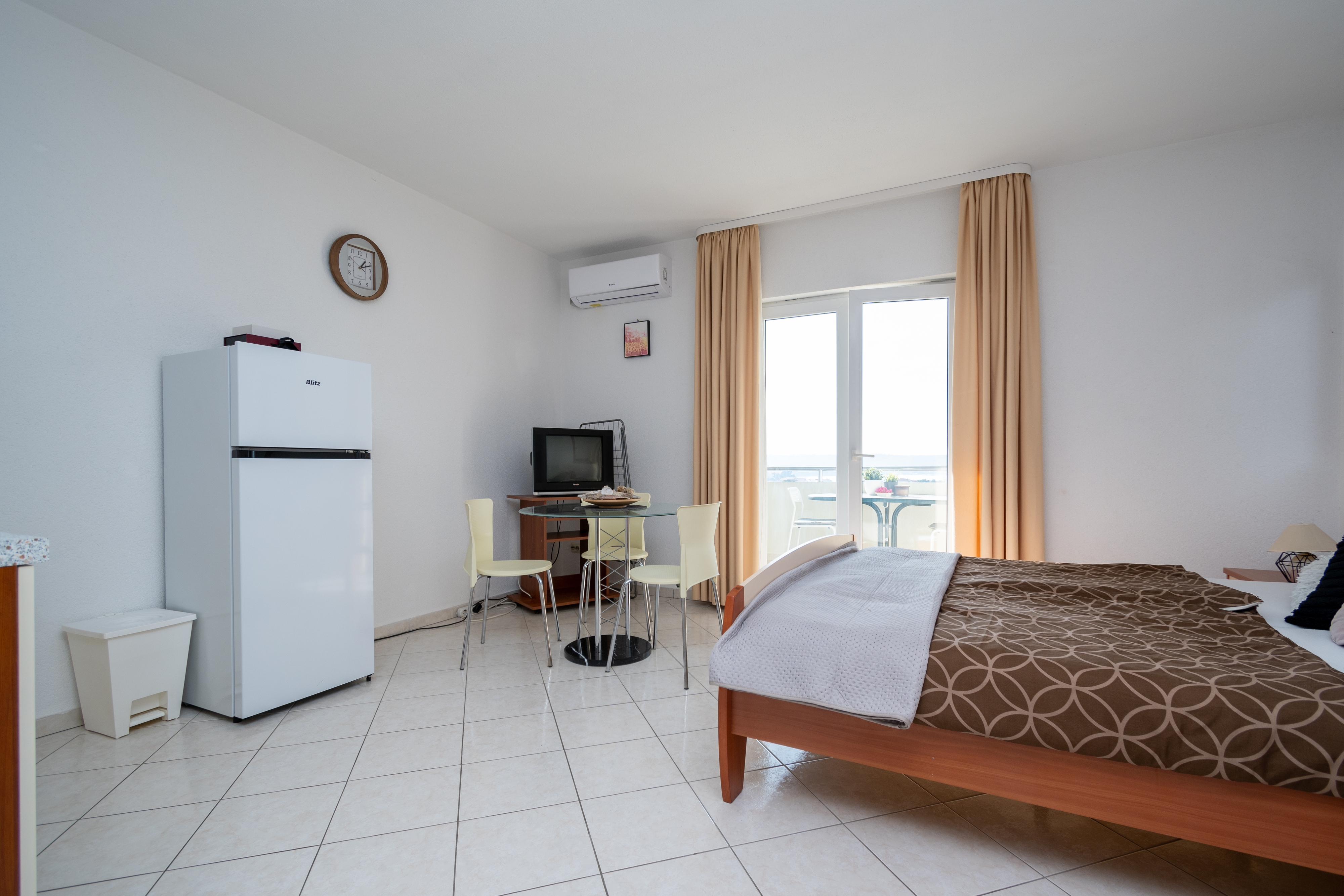 Studio flat with terrace and sea view Ljubač, Zadar  AS-a
