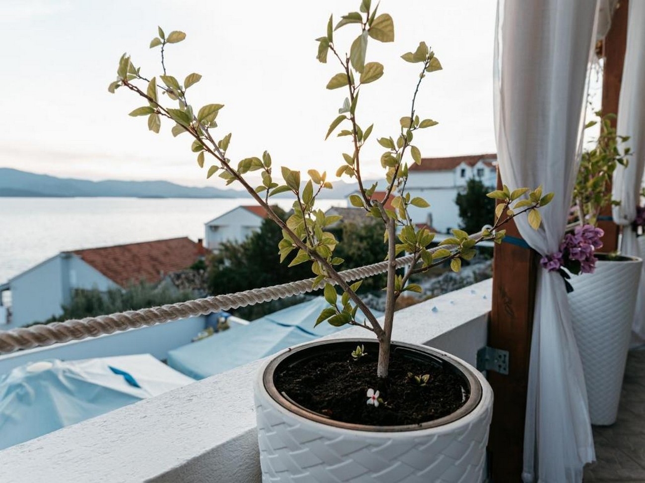 One bedroom apartment with terrace and sea view Komarna, Neretva Delta - Ušće Neretve  A-f