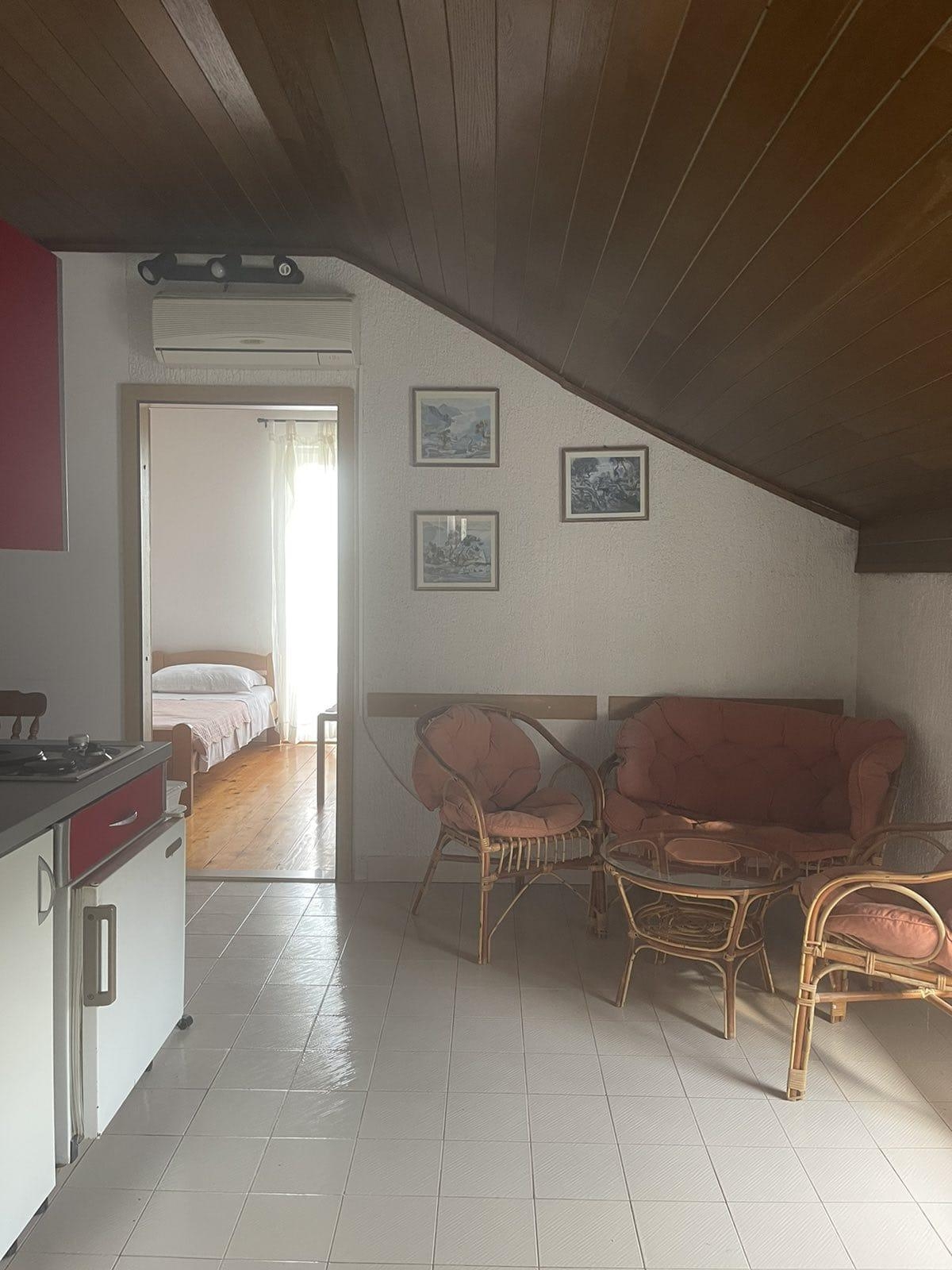 One bedroom apartment near beach Tkon, Pašman (A-21943-b)