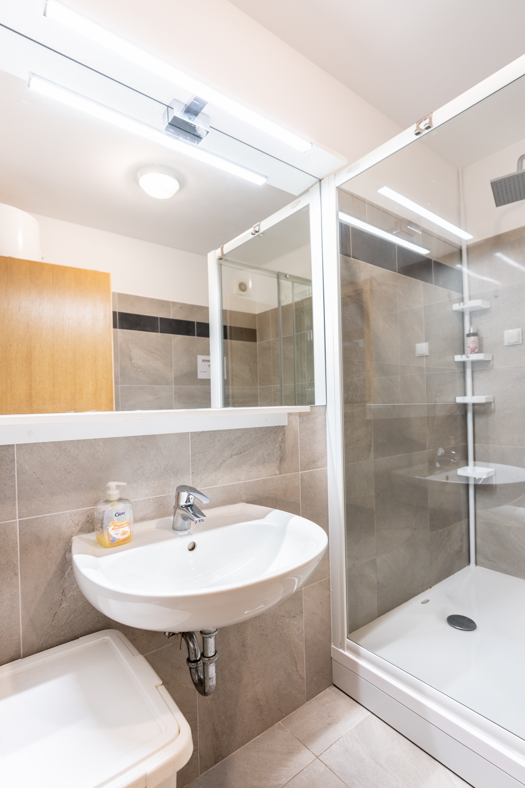Two bedroom apartment near beach Omišalj, Krk  A-a