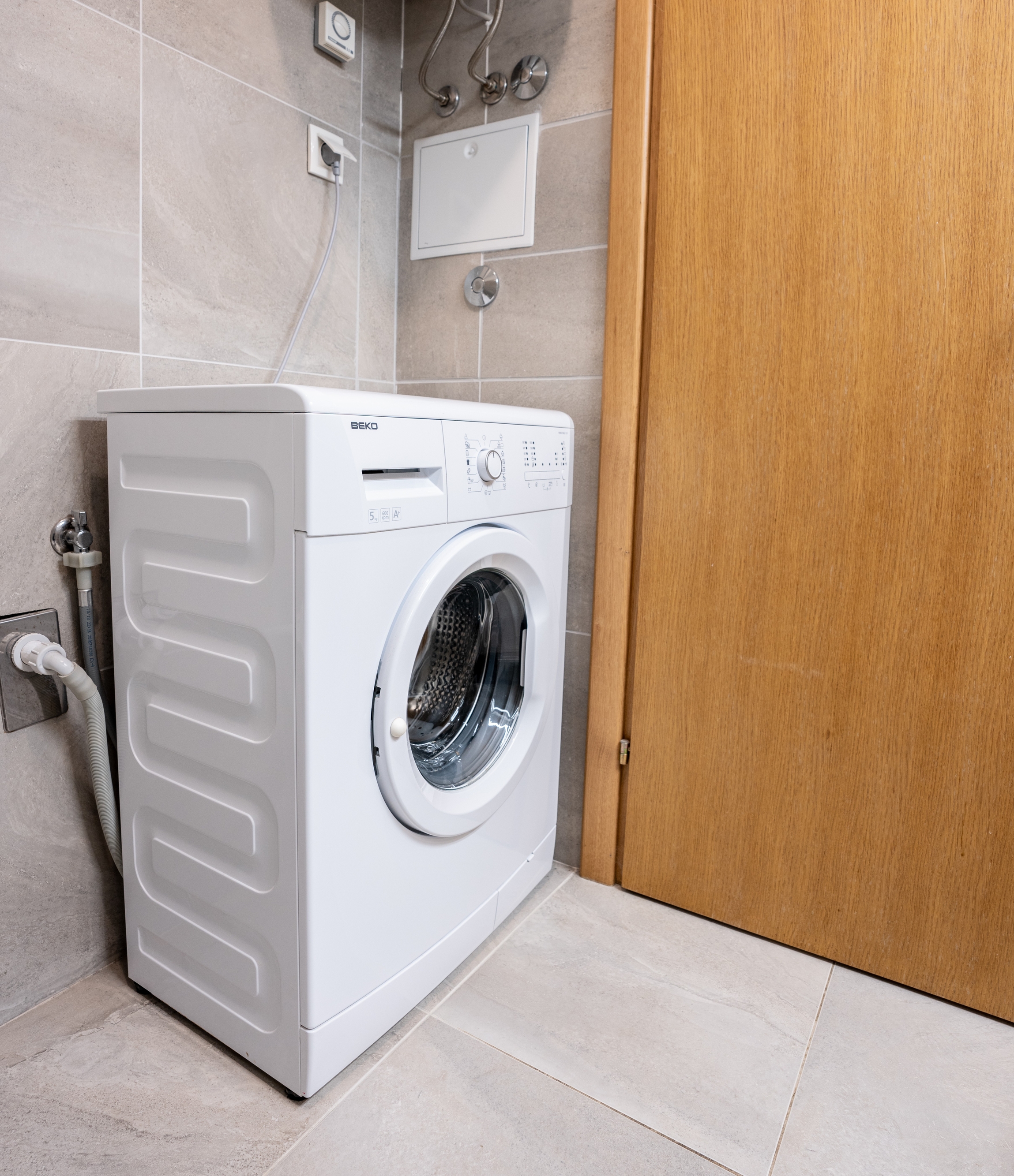 Two bedroom apartment near beach Omišalj, Krk  A-a