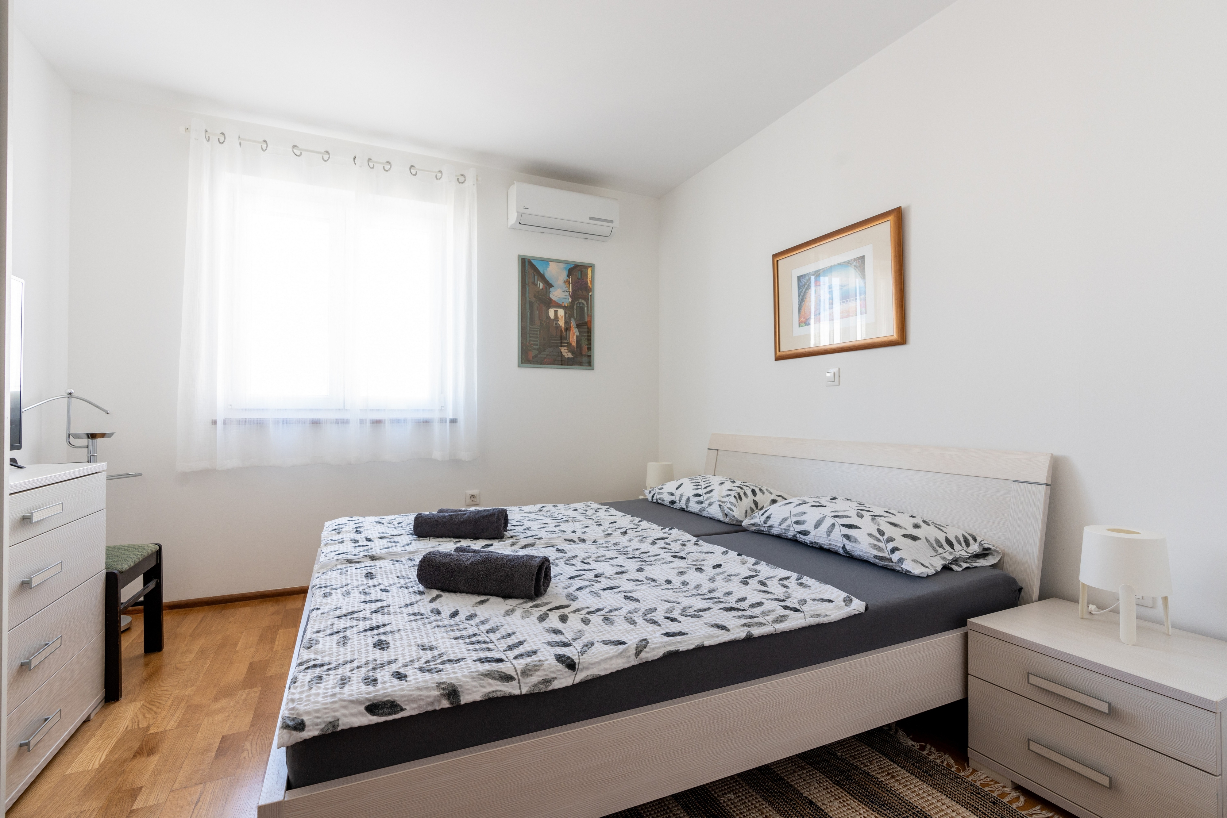 Two bedroom apartment near beach Omišalj, Krk  A-a
