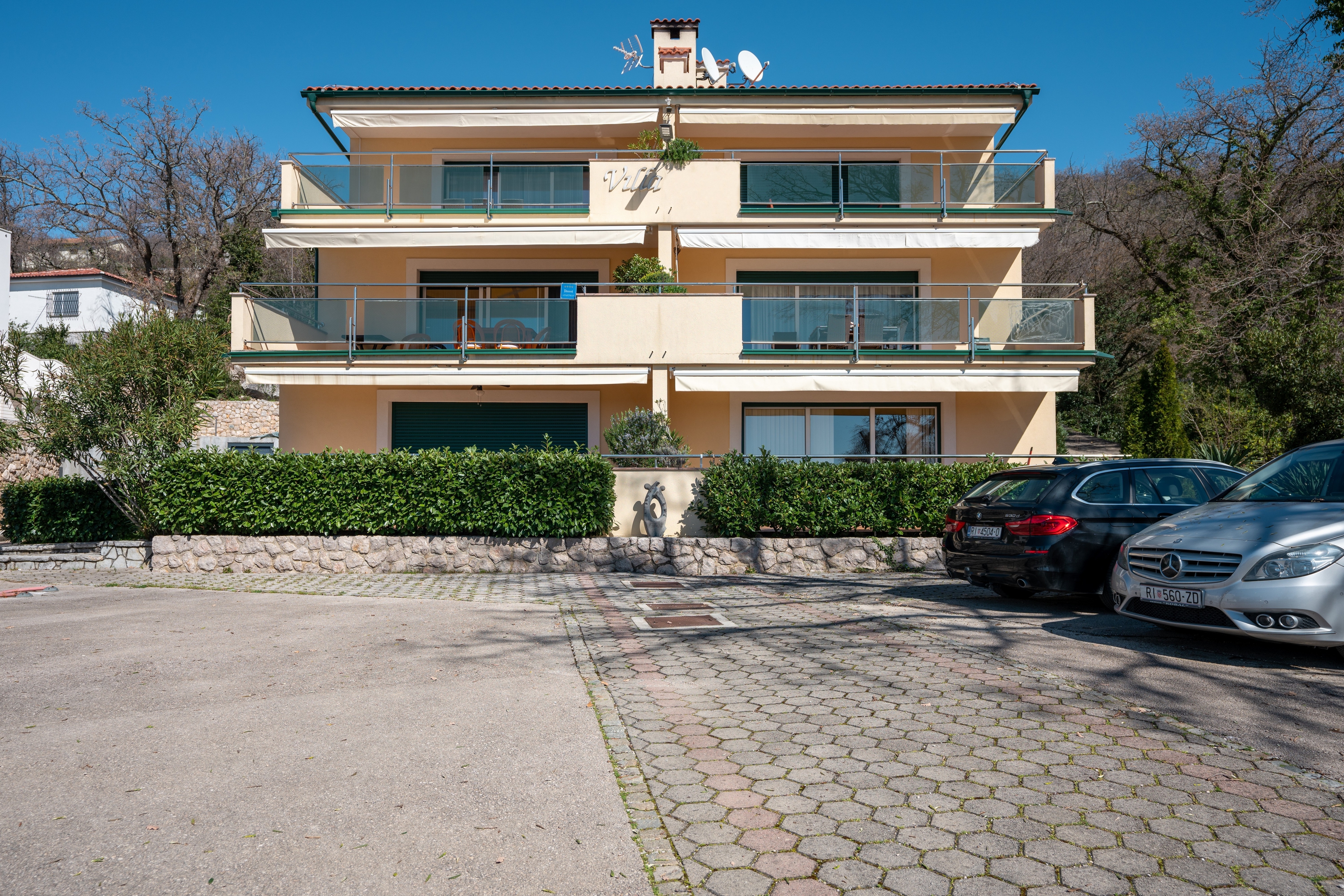 Two bedroom apartment near beach Omišalj, Krk (A-21946-a) Two bedroom apartment near beach Omišalj, Krk (A-21946-a)