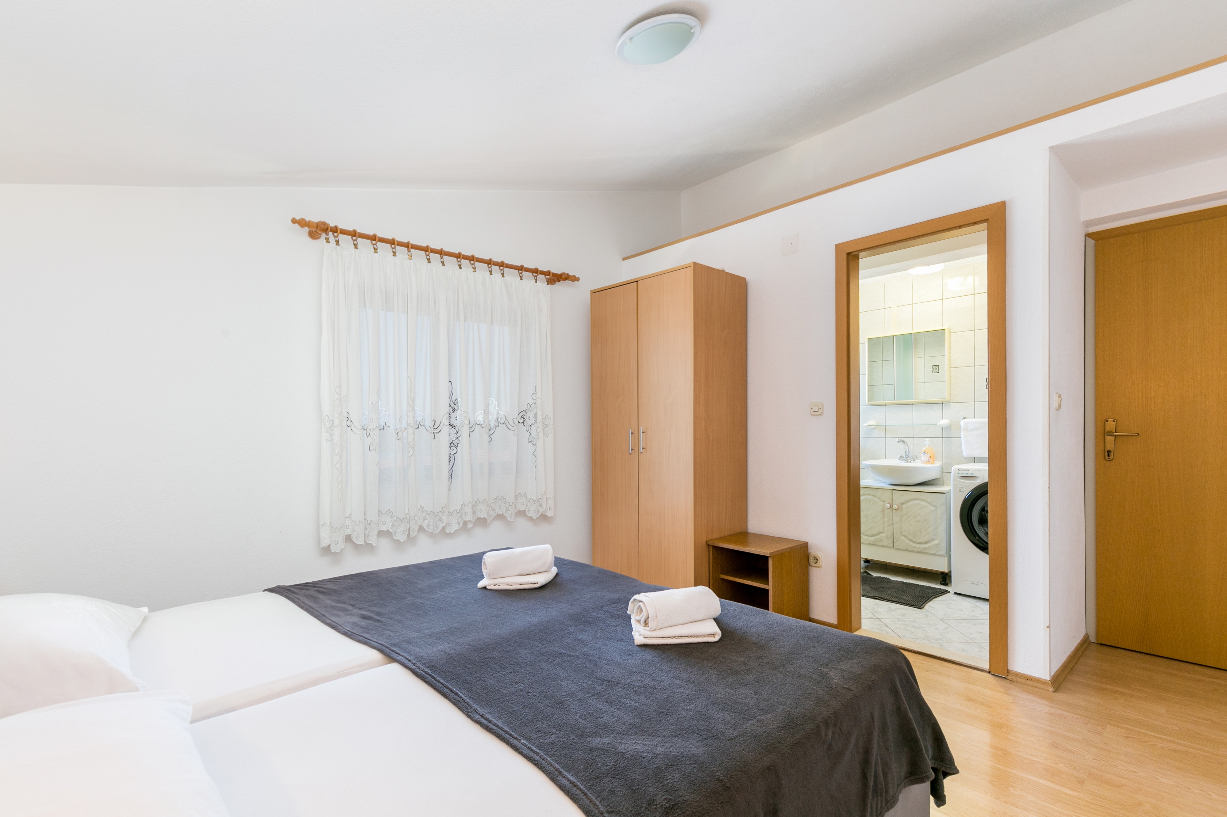 Four bedroom apartment with terrace and sea view Kaštel Štafilić, Kaštela  A-a
