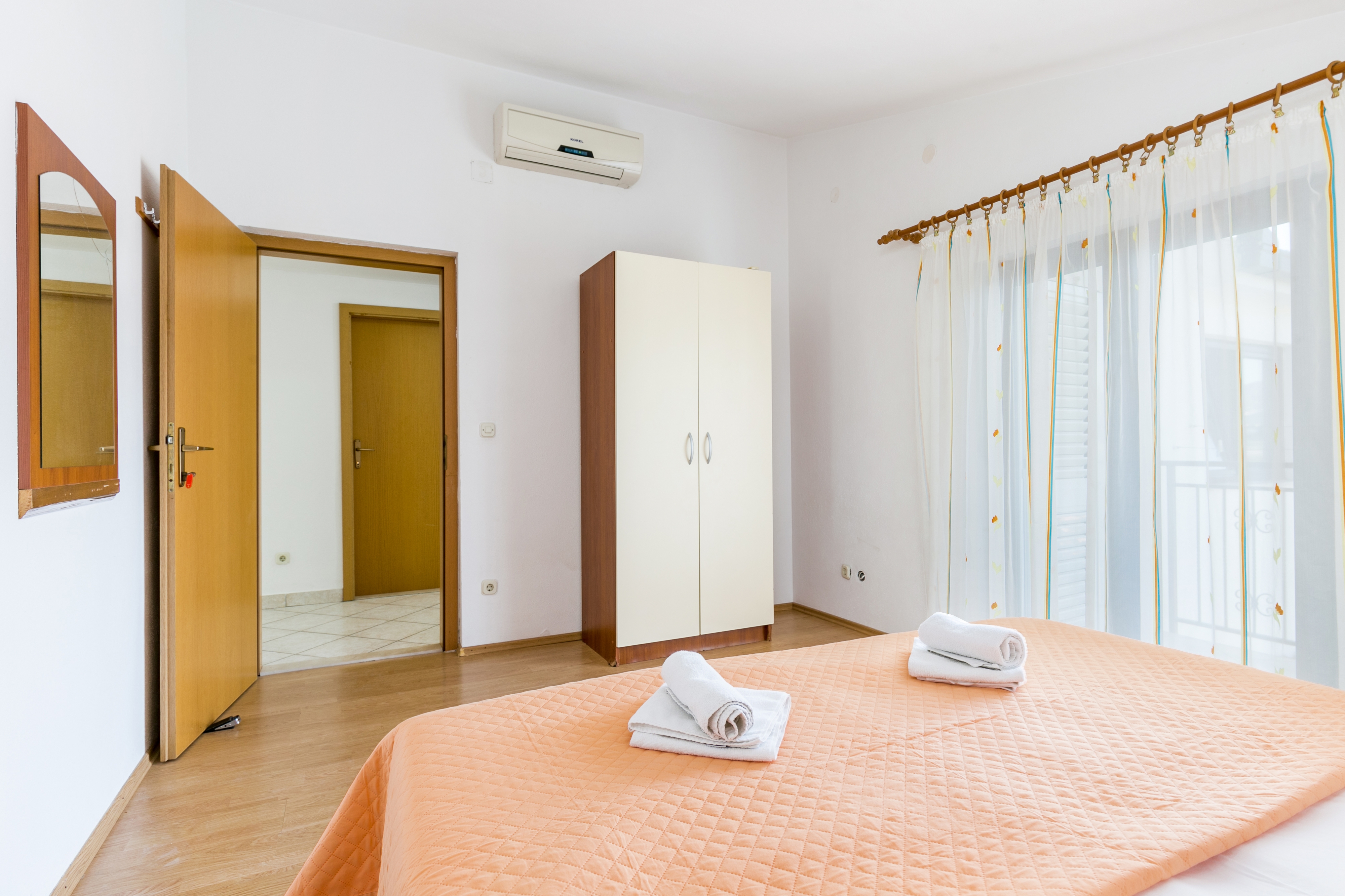 Four bedroom apartment with terrace and sea view Kaštel Štafilić, Kaštela  A-a