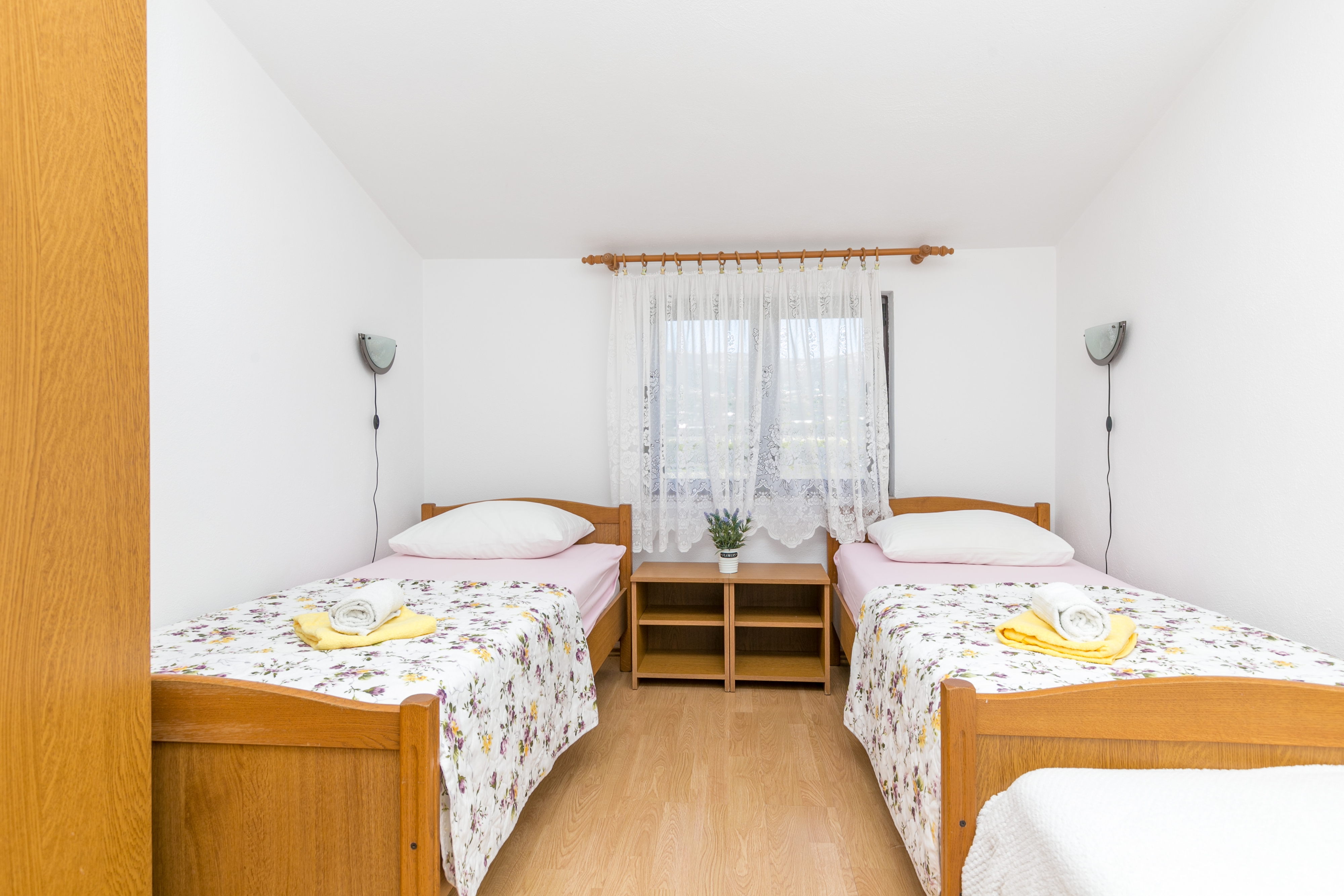 Four bedroom apartment with terrace and sea view Kaštel Štafilić, Kaštela  A-a
