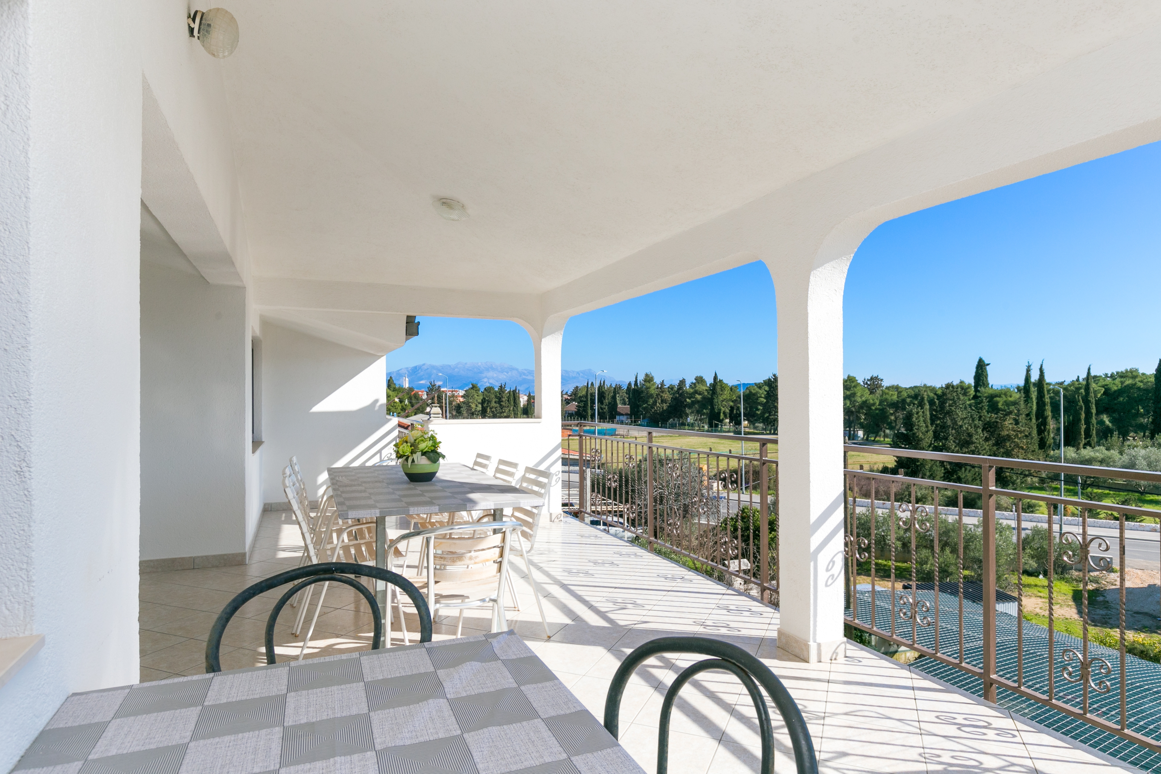 Four bedroom apartment with terrace and sea view Kaštel Štafilić, Kaštela  A-a