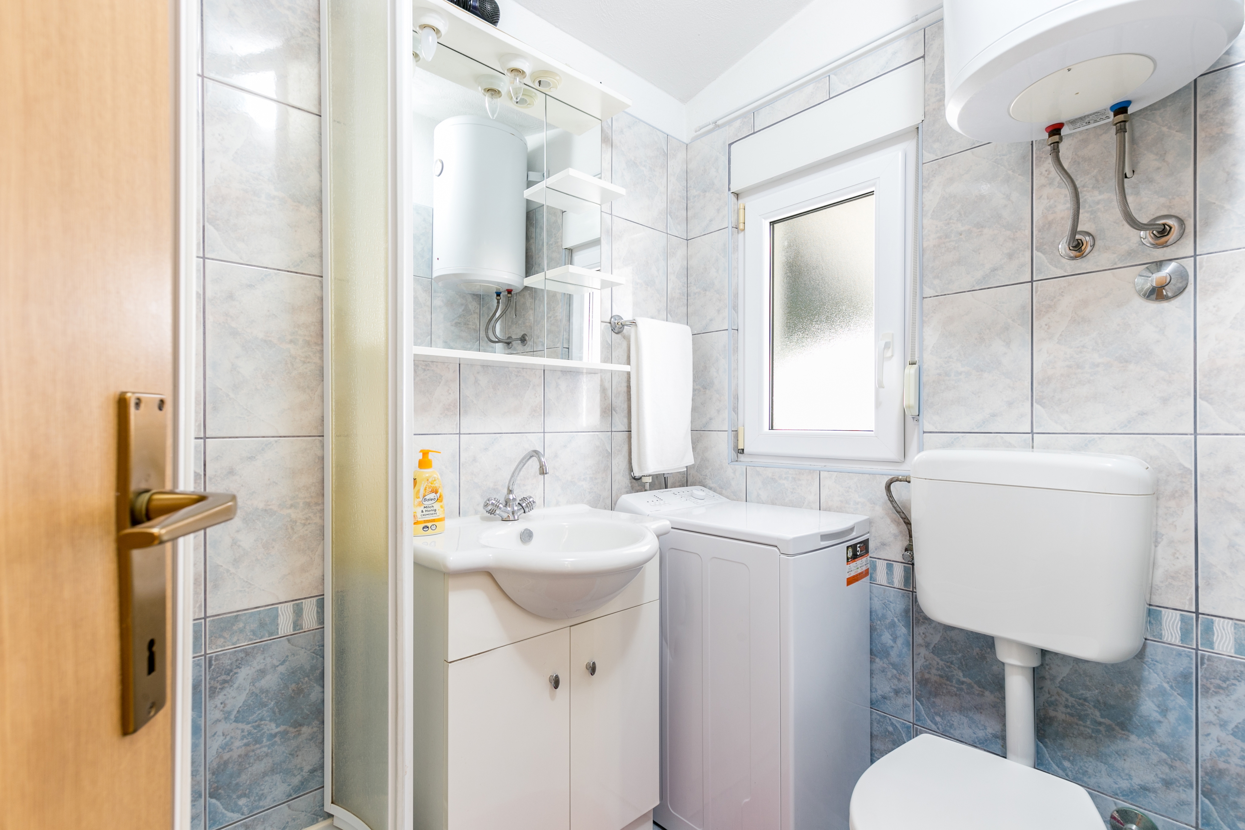 Two bedroom apartment with terrace Kaštel Štafilić, Kaštela  A-b