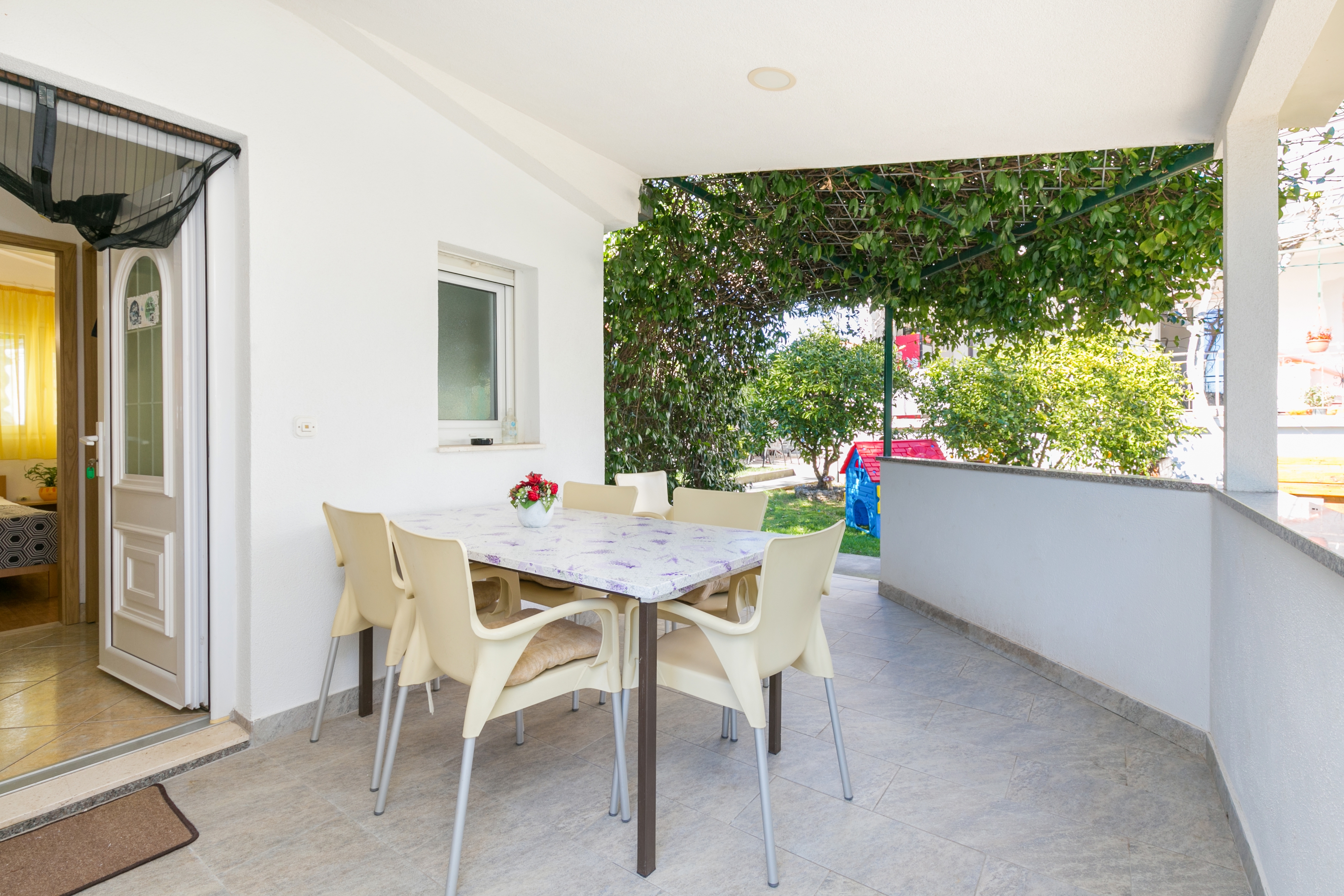Two bedroom apartment with terrace Kaštel Štafilić, Kaštela  A-b