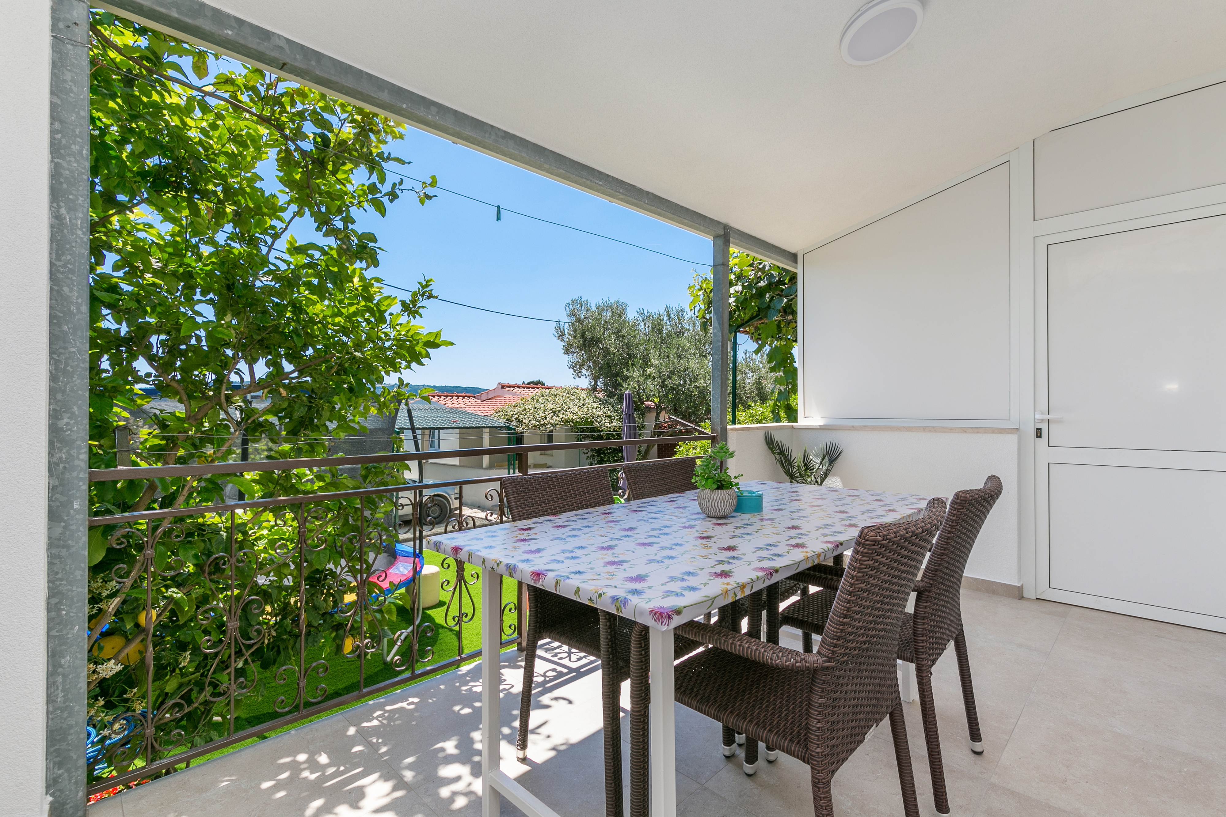 One bedroom apartment with terrace and sea view Kaštel Štafilić, Kaštela (A-21948-c)