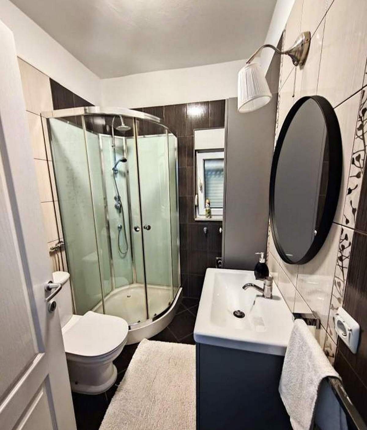 Two bedroom apartment near beach Barbat, Rab  A-a