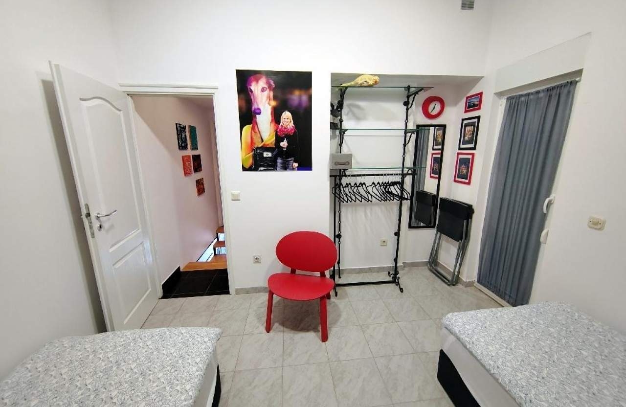 Two bedroom apartment near beach Barbat, Rab  A-a
