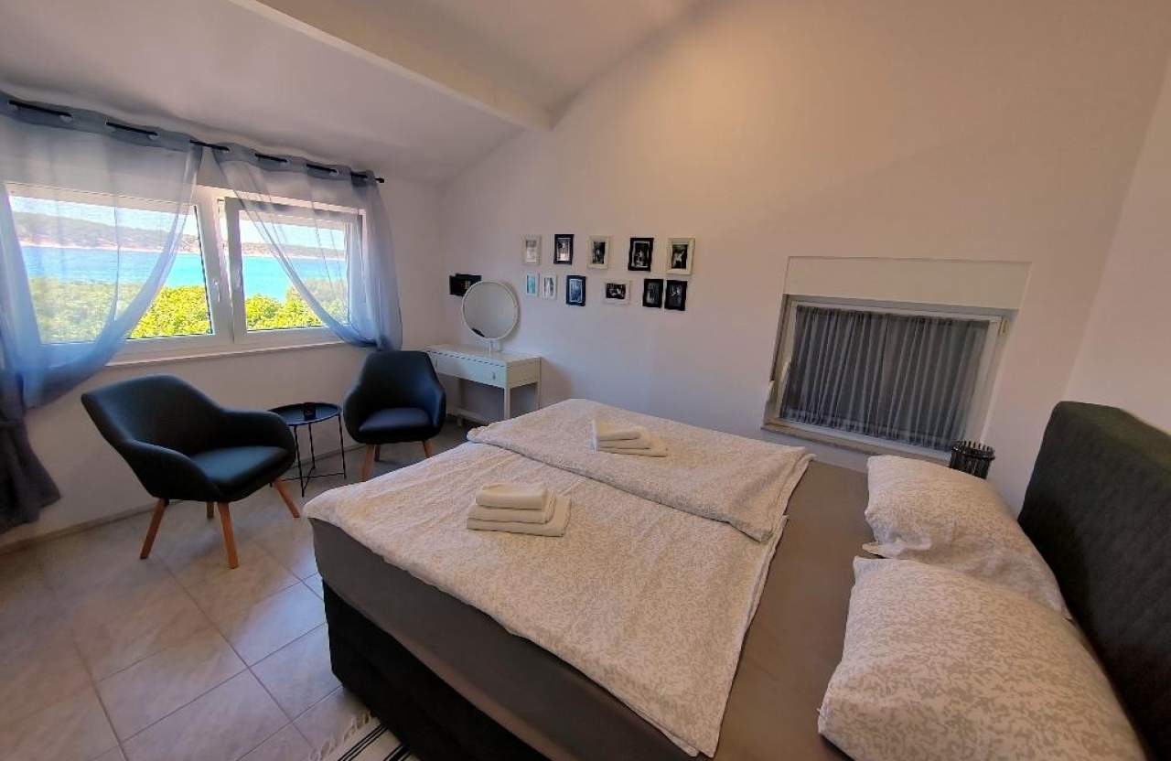 Two bedroom apartment near beach Barbat, Rab (A-21957-a) Two bedroom apartment near beach Barbat, Rab (A-21957-a)