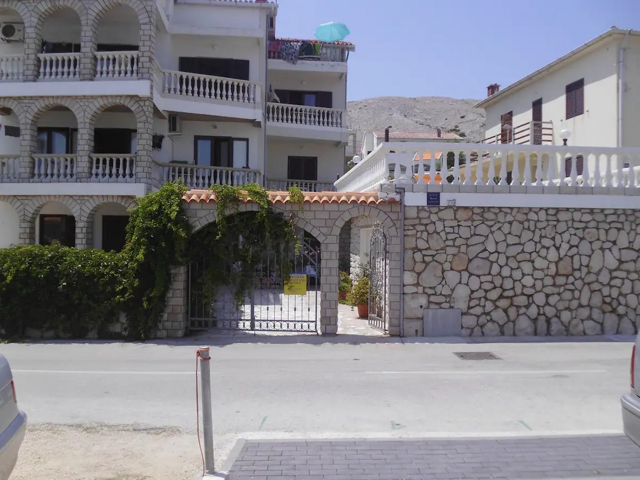Two bedroom apartment near beach Pag (A-21962-a) Two bedroom apartment near beach Pag (A-21962-a)