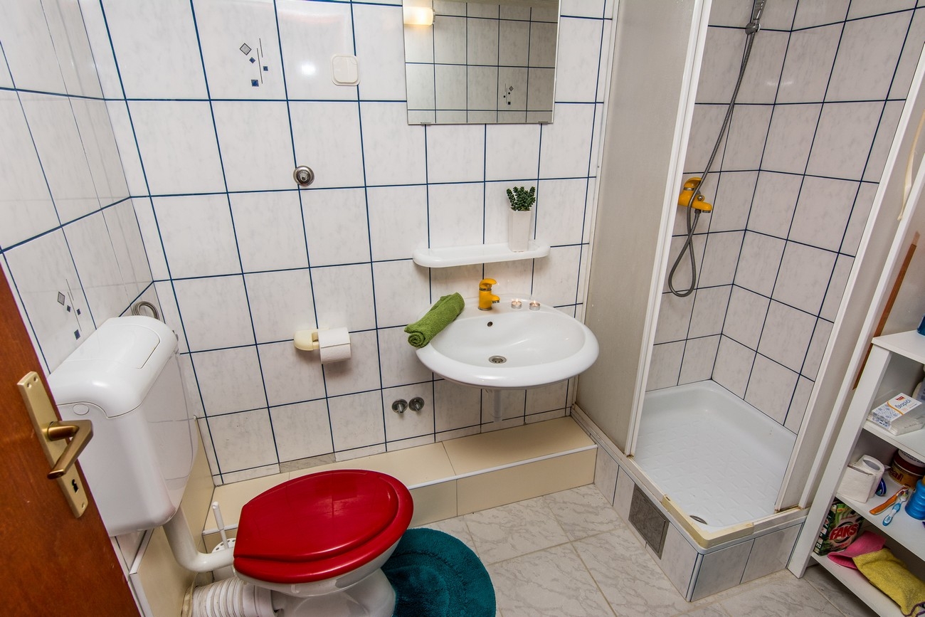 Four bedroom house with terrace and sea view Kruševo, Novigrad  K