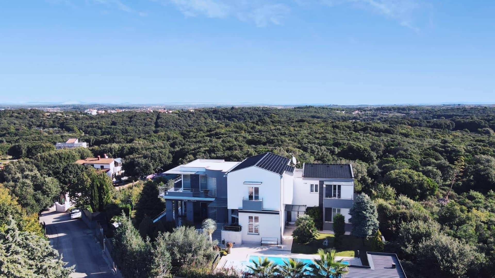 Comfortable and spacious house with balcony and sea view Pješčana Uvala, Pula (K-21972)