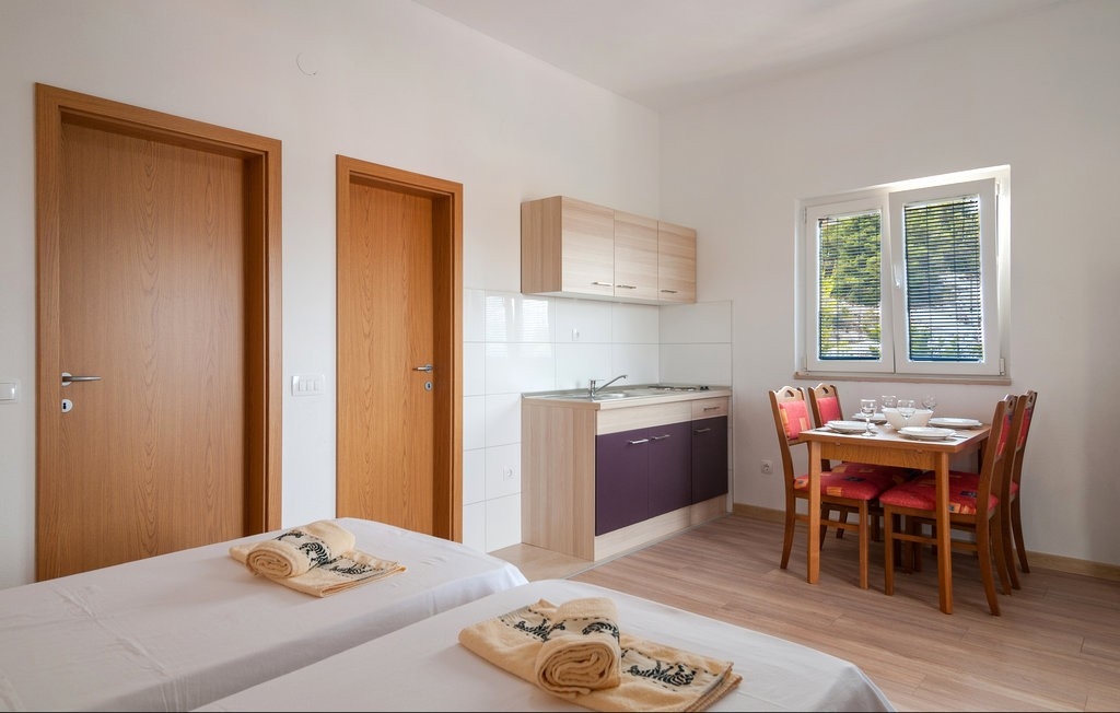 One bedroom apartment with terrace and sea view Splitska, Brač (A-21974-a)