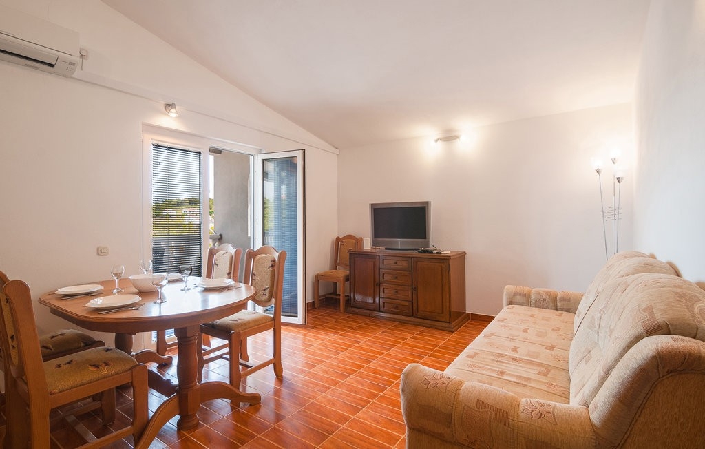 One bedroom apartment with terrace and sea view Splitska, Brač (A-21974-d)