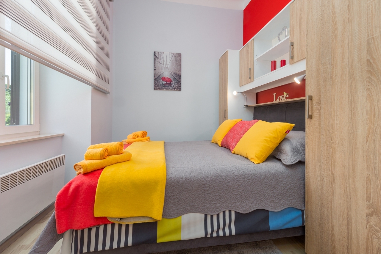 Dvosobni apartman s klimom Pula  A-a