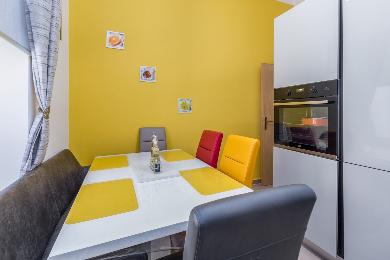 Dvosobni apartman s klimom Pula  A-a