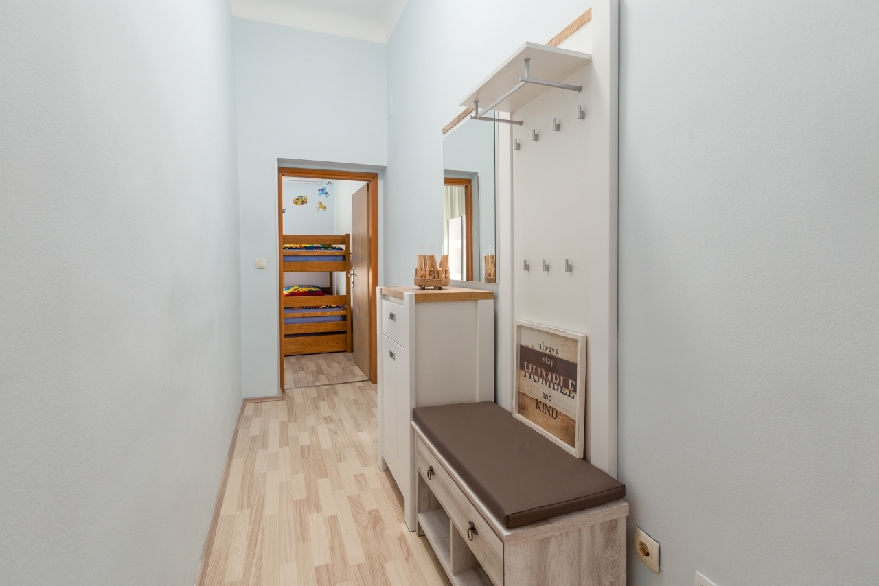 Dvosobni apartman s klimom Pula  A-a