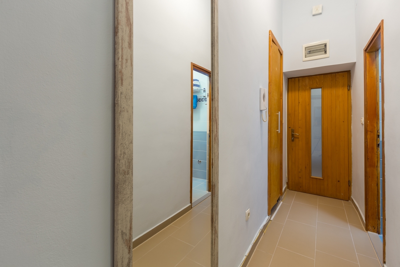 Dvosobni apartman s klimom Pula  A-a