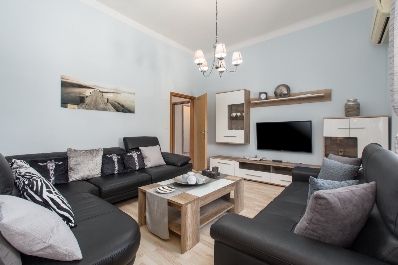 Dvosobni apartman s klimom Pula  A-a