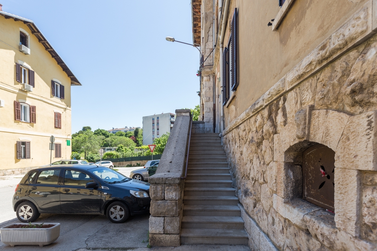 Dvosobni apartman s klimom Pula  A-a