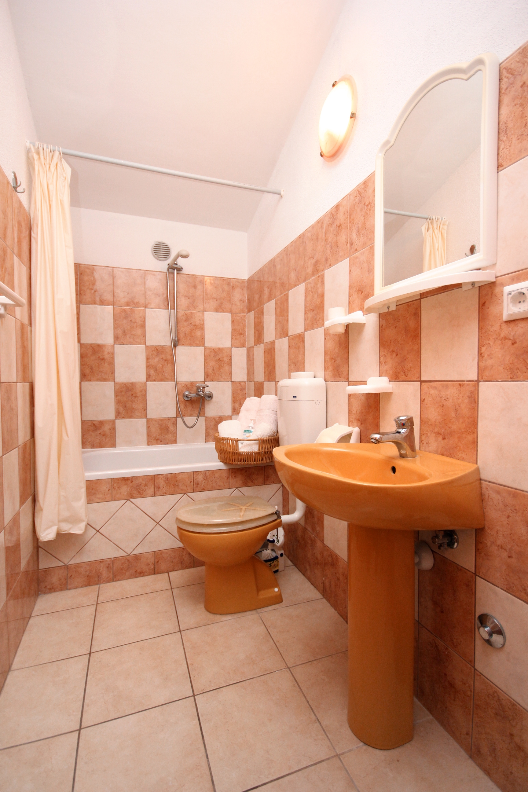 One bedroom apartment with terrace and sea view Mali Lošinj, Lošinj  A-e