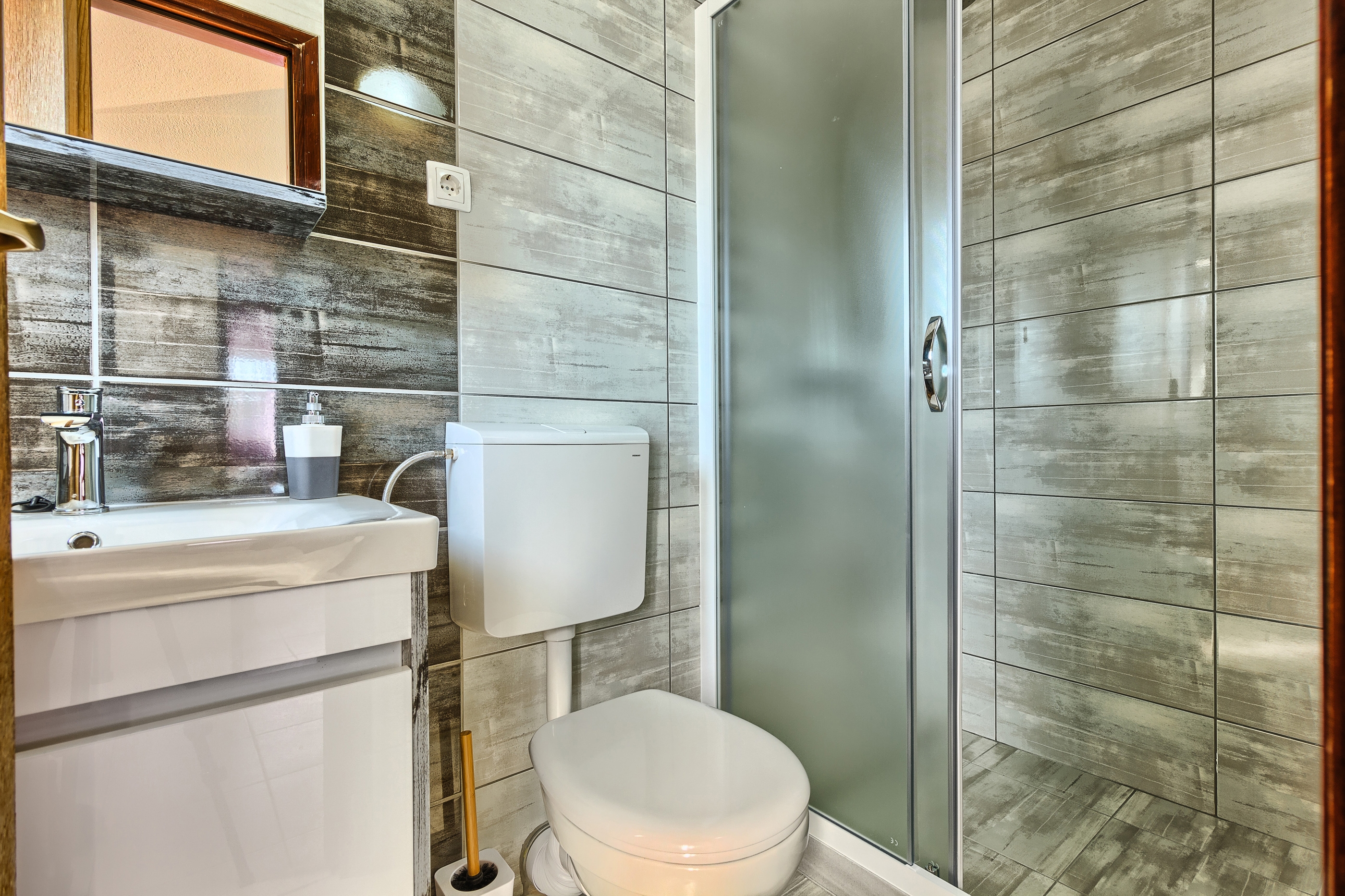 Two bedroom apartment near beach Kaštel Štafilić, Kaštela  A-a