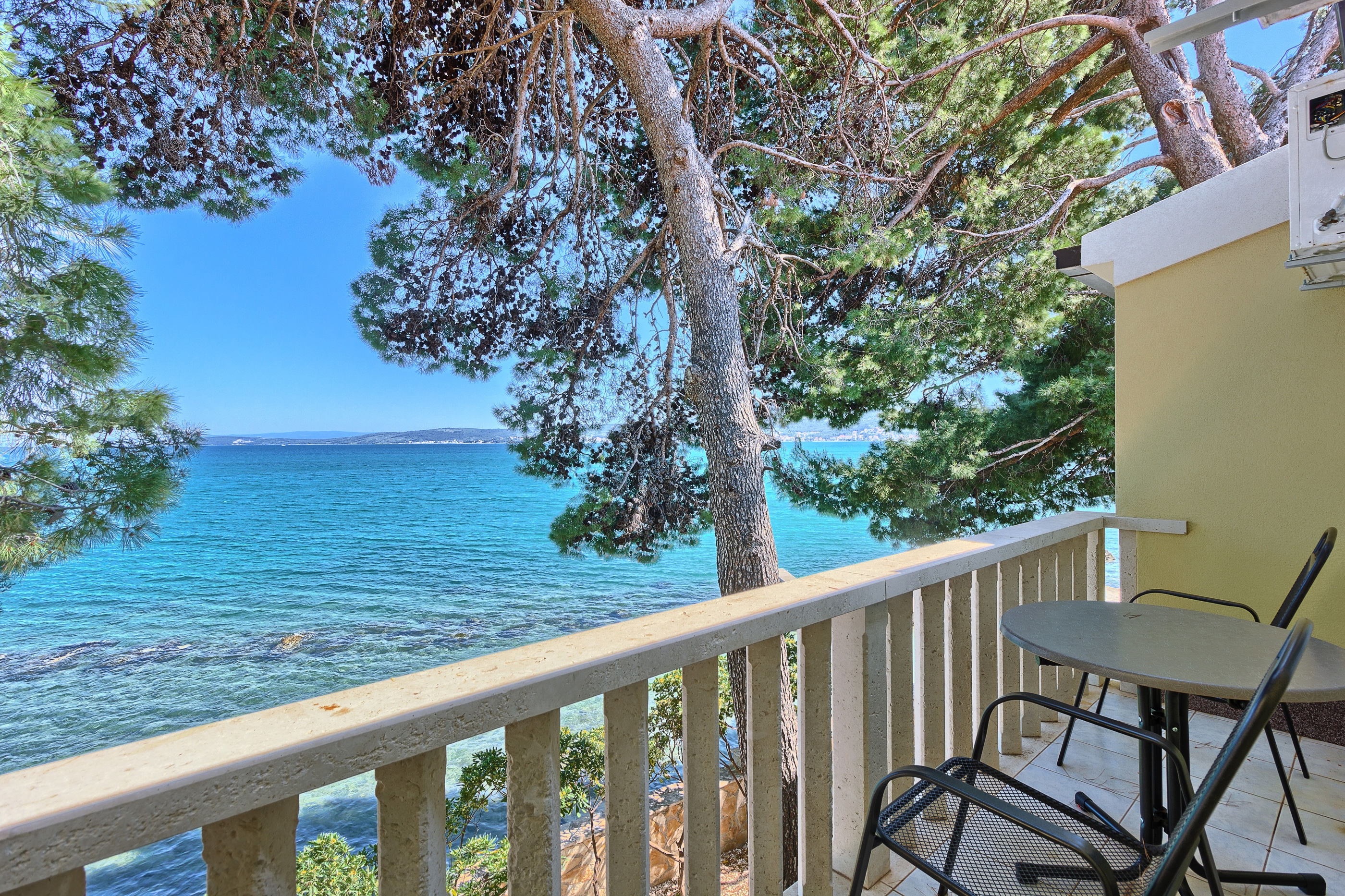 Two bedroom apartment near beach Kaštel Štafilić, Kaštela  A-b