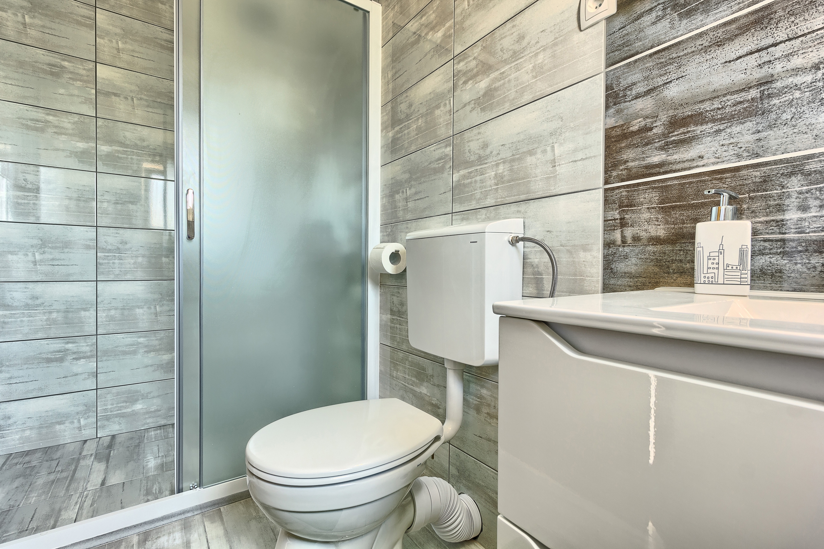 Two bedroom apartment near beach Kaštel Štafilić, Kaštela  A-b