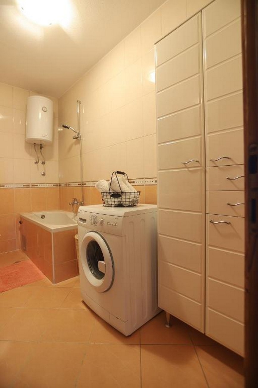 Two bedroom apartment with terrace Kaštel Kambelovac, Kaštela  A-a
