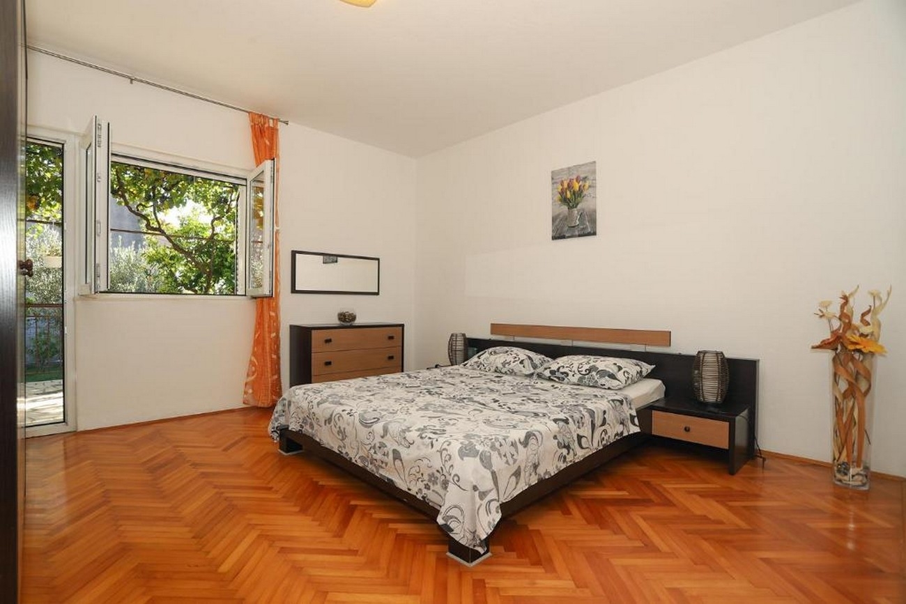 Two bedroom apartment with terrace Kaštel Kambelovac, Kaštela  A-a