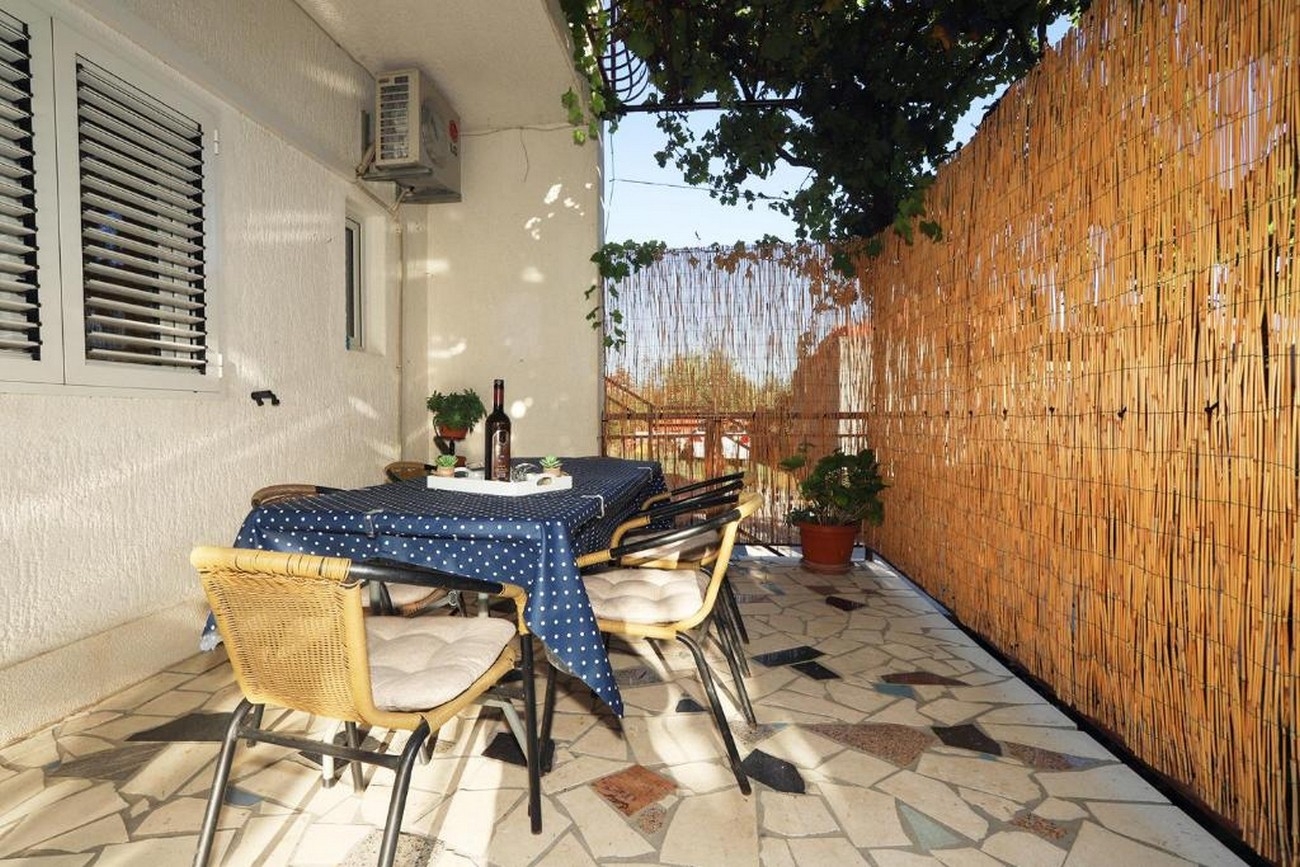 Two bedroom apartment with terrace Kaštel Kambelovac, Kaštela  A-a