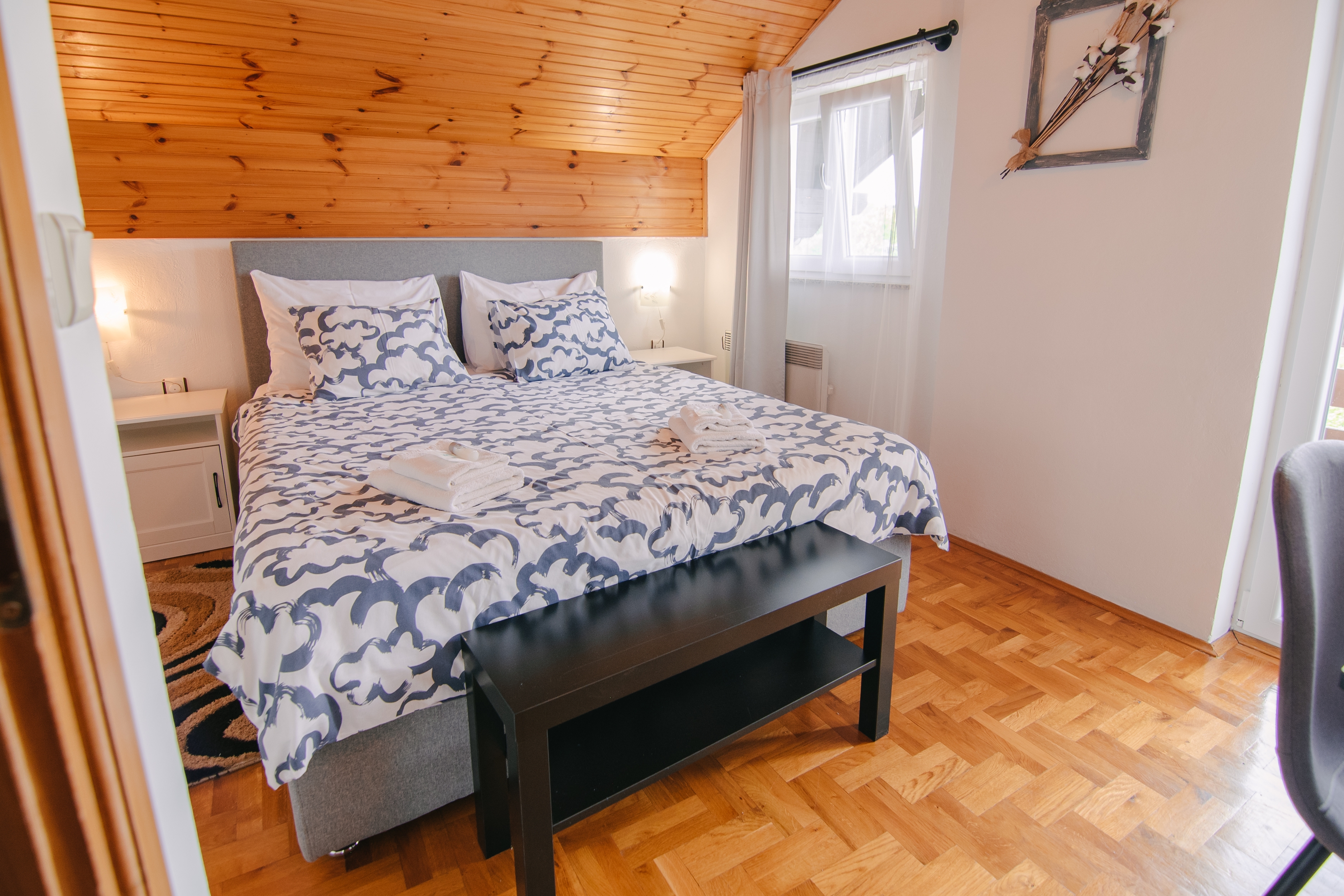 Three bedroom house with balcony Grabovac, Plitvice  K