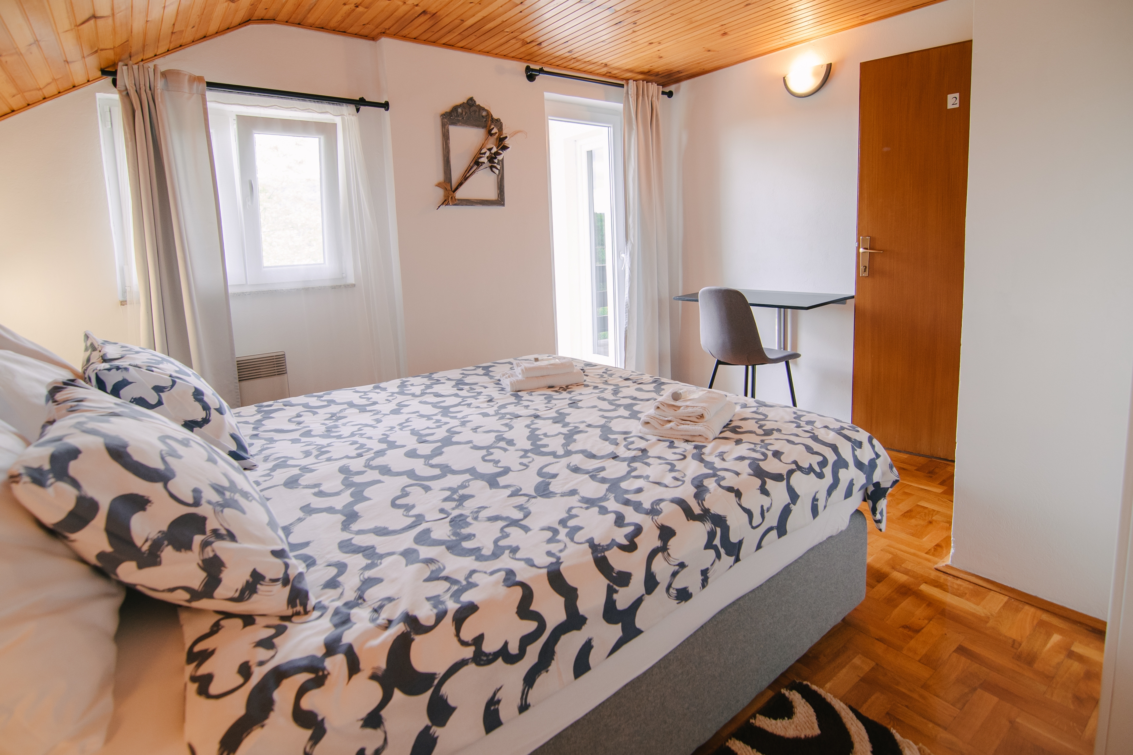 Three bedroom house with balcony Grabovac, Plitvice  K