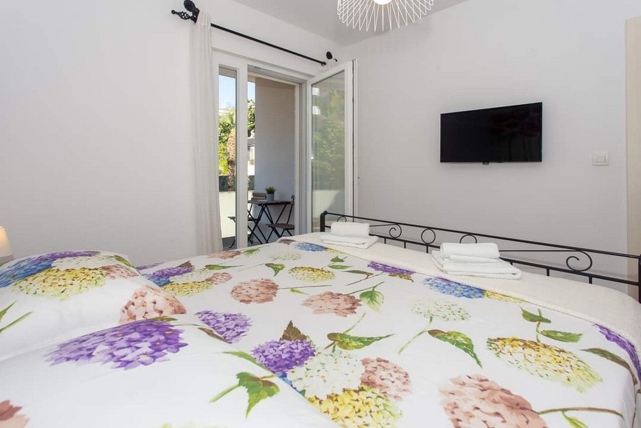 Two bedroom apartment near beach Bušinci, Čiovo  A-a