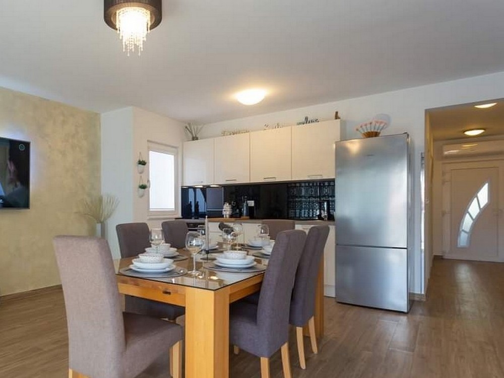 Two bedroom apartment near beach Bušinci, Čiovo  A-a