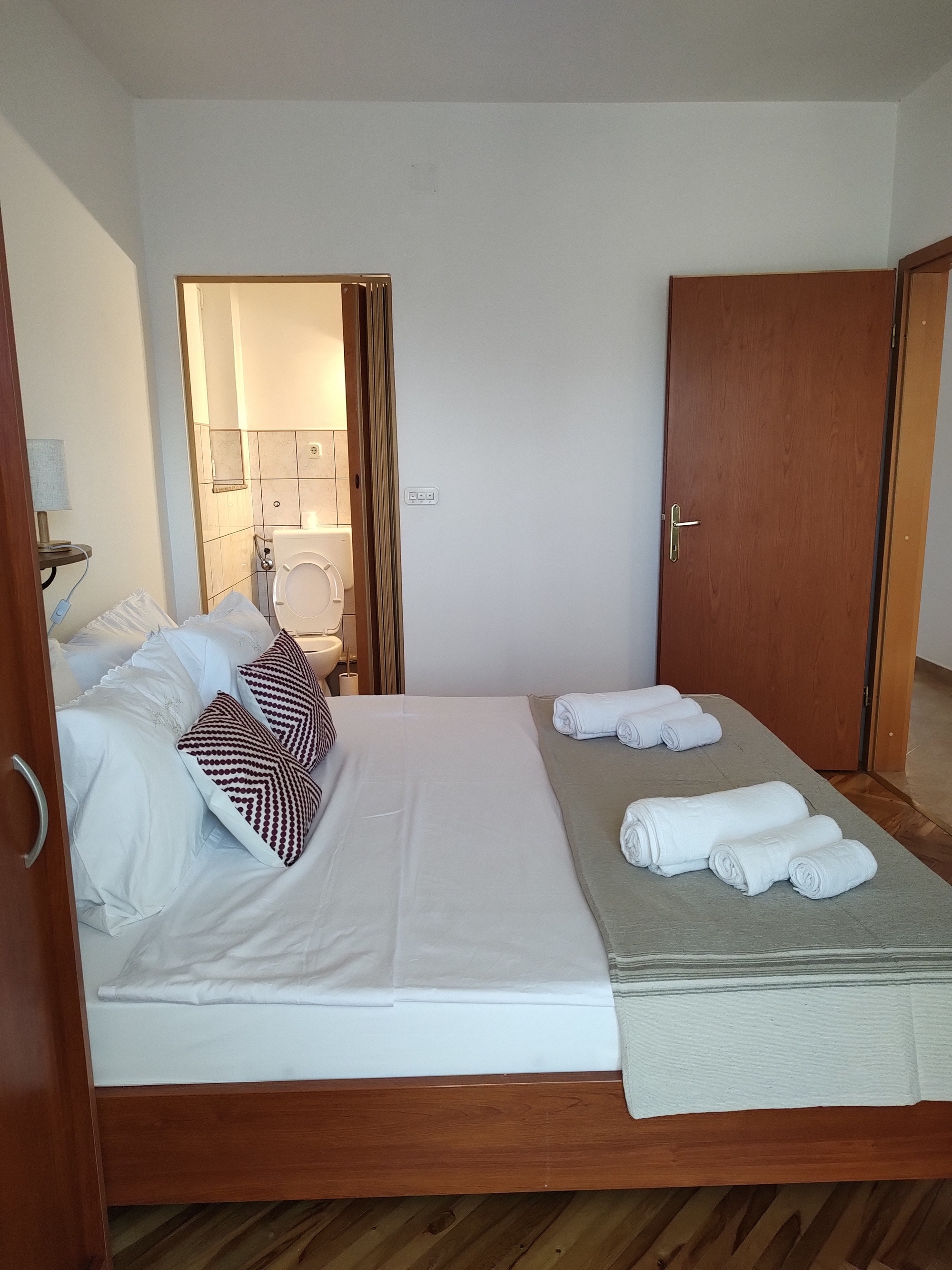 Three bedroom apartment with terrace and sea view Rtina - Miočići, Zadar  A-a
