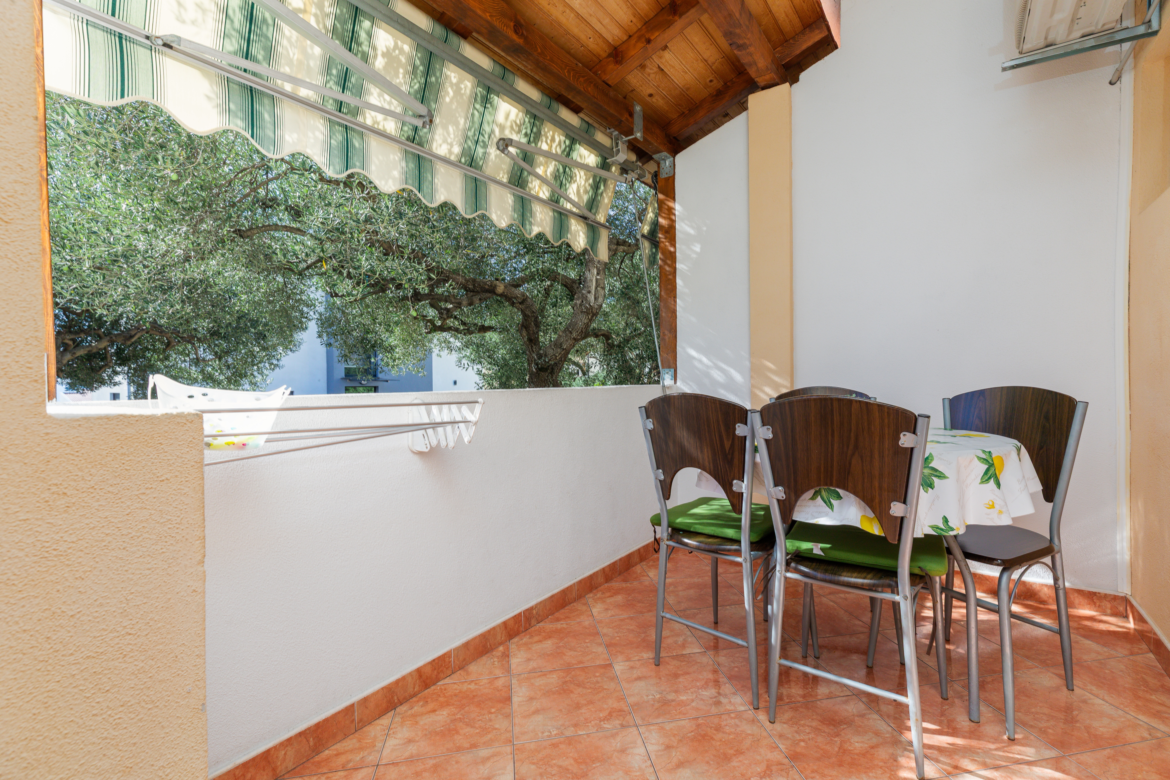 Studio flat with terrace Tučepi, Makarska (AS-22005-b)