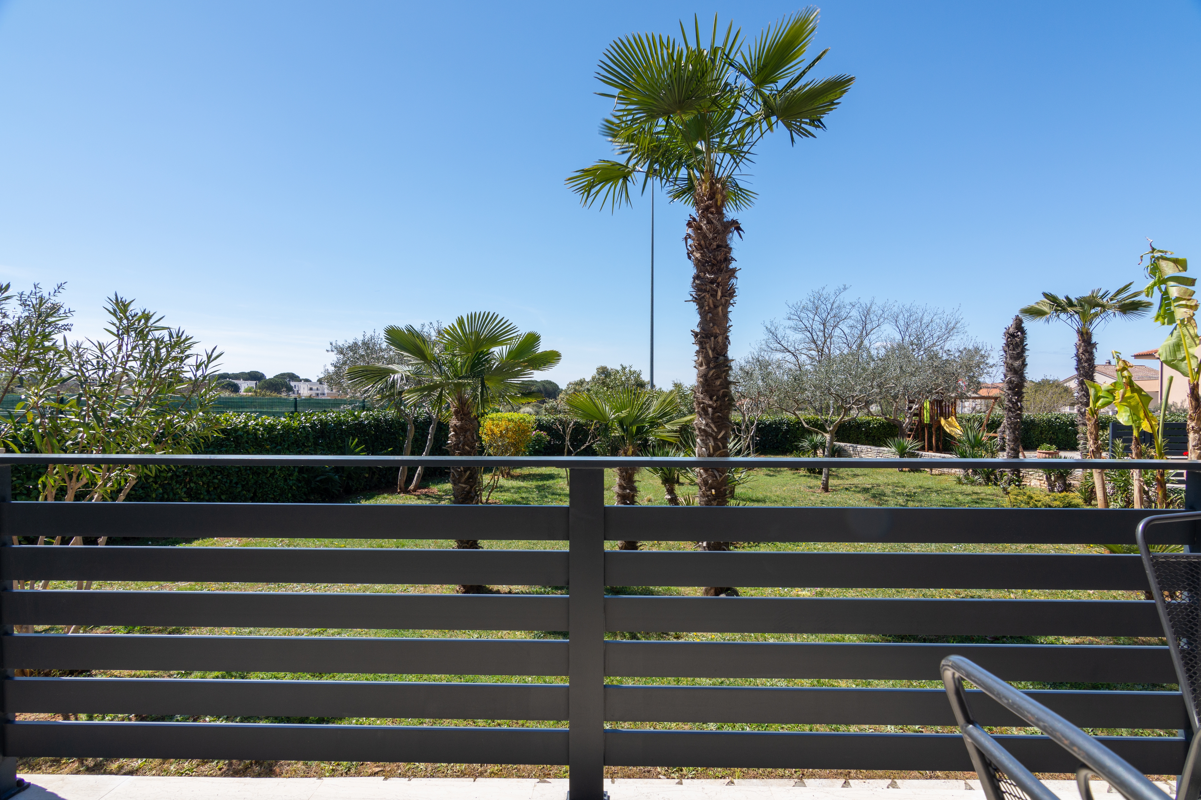 Three bedroom apartment with terrace Valbandon, Fažana  A-a