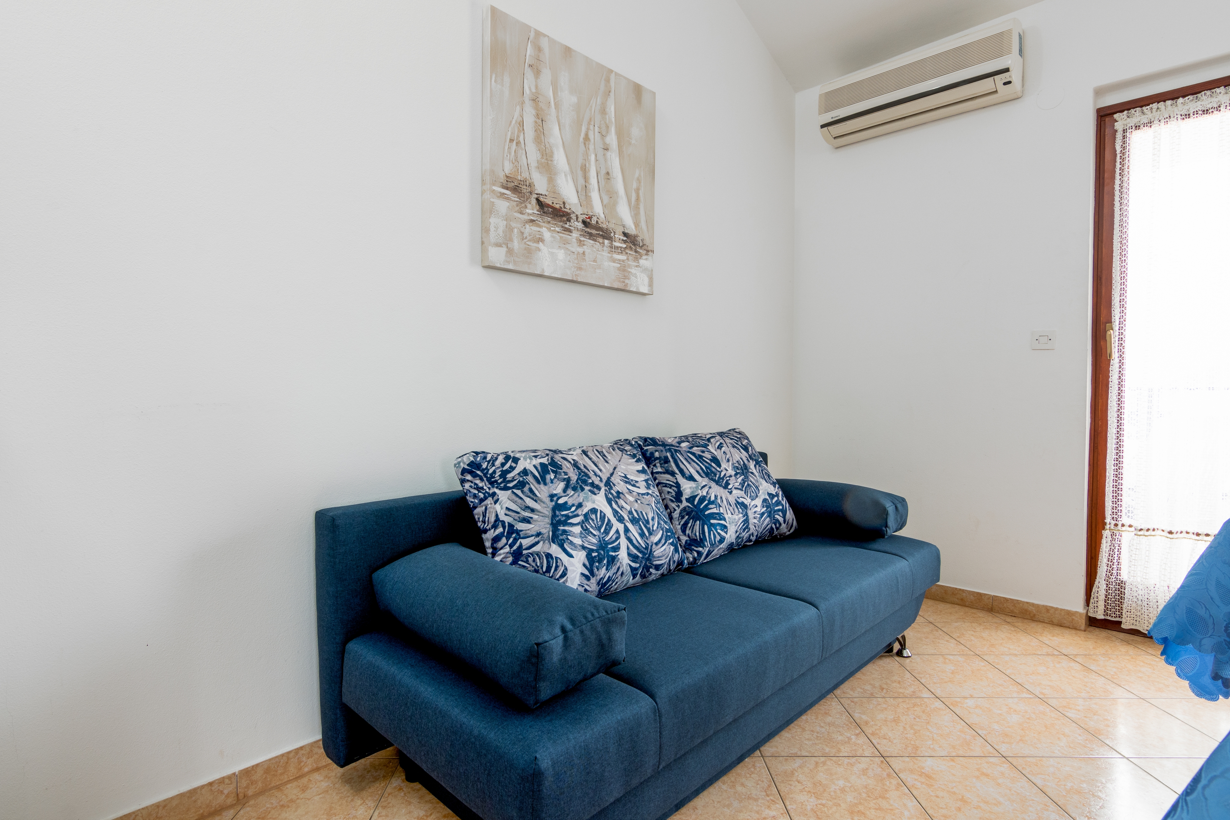 Two bedroom apartment with terrace Valbandon, Fažana (A-2201-b)