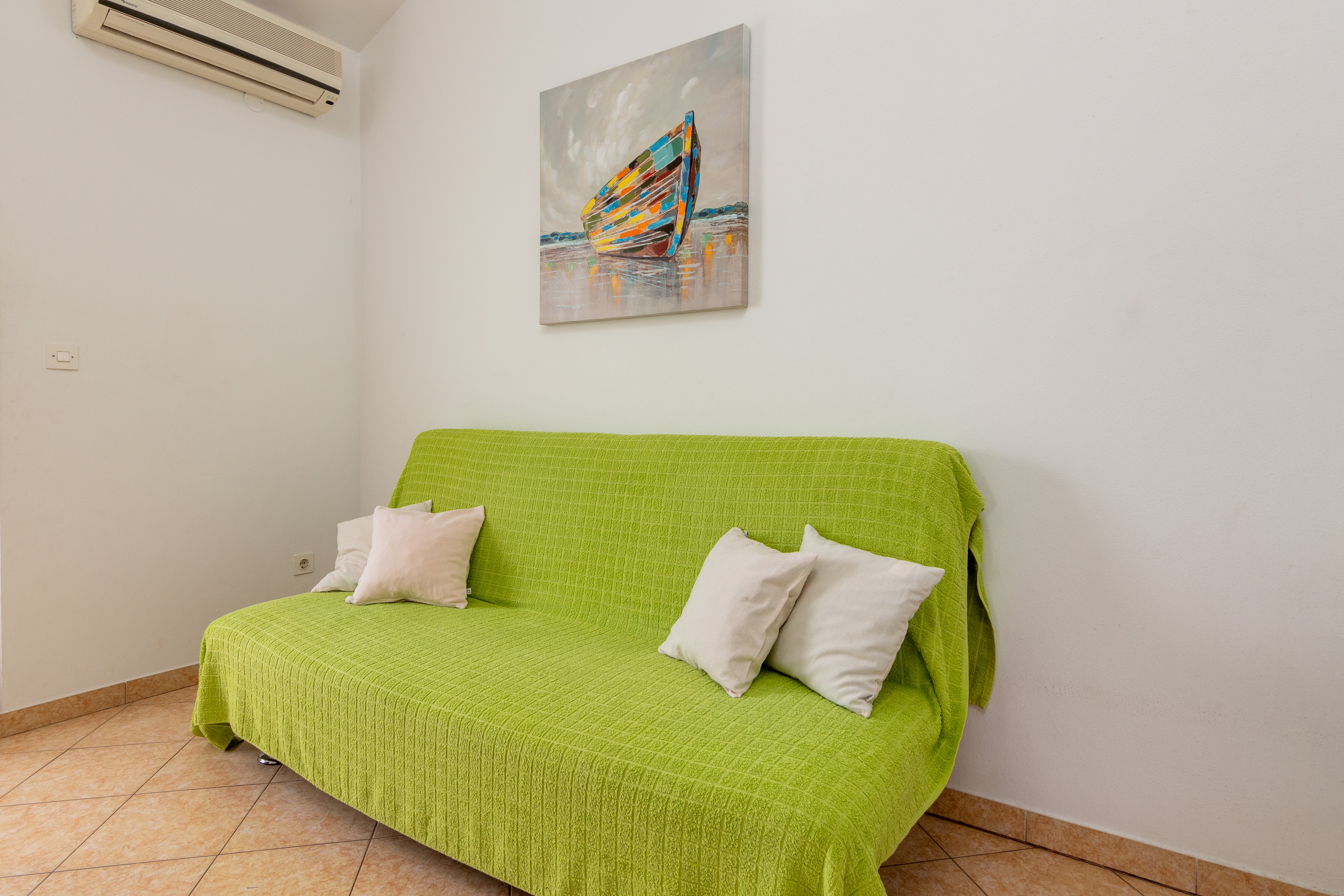 Two bedroom apartment with terrace Valbandon, Fažana (A-2201-c)