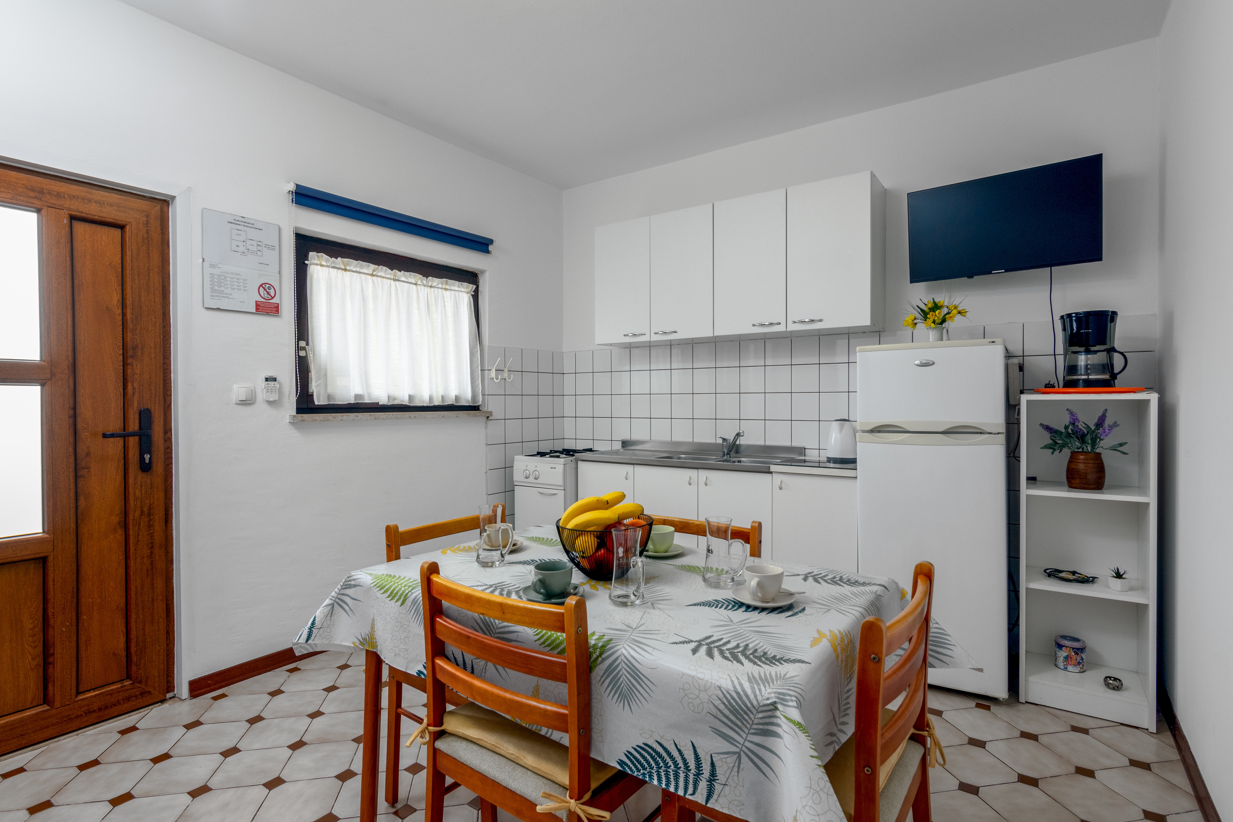 Two bedroom apartment with terrace Valbandon, Fažana (A-2201-d)