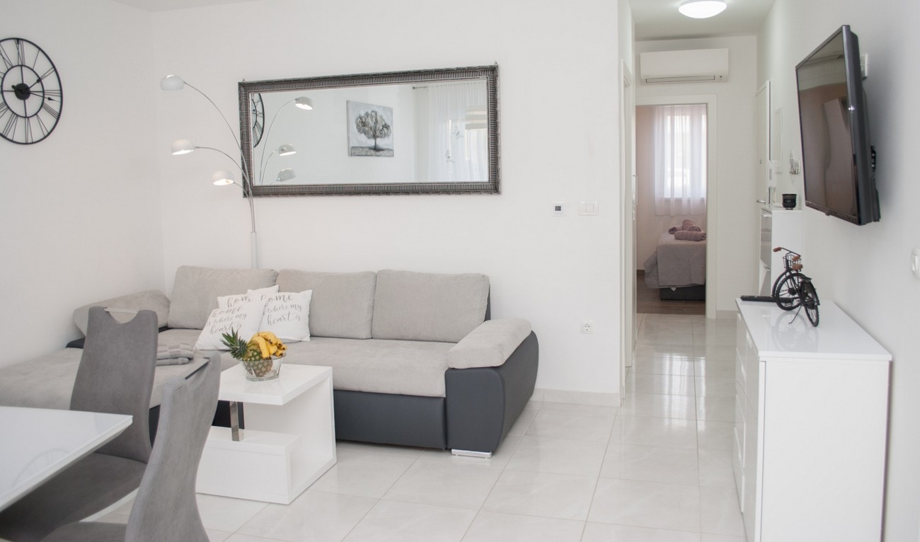 Two bedroom apartment with terrace Trogir  A-a