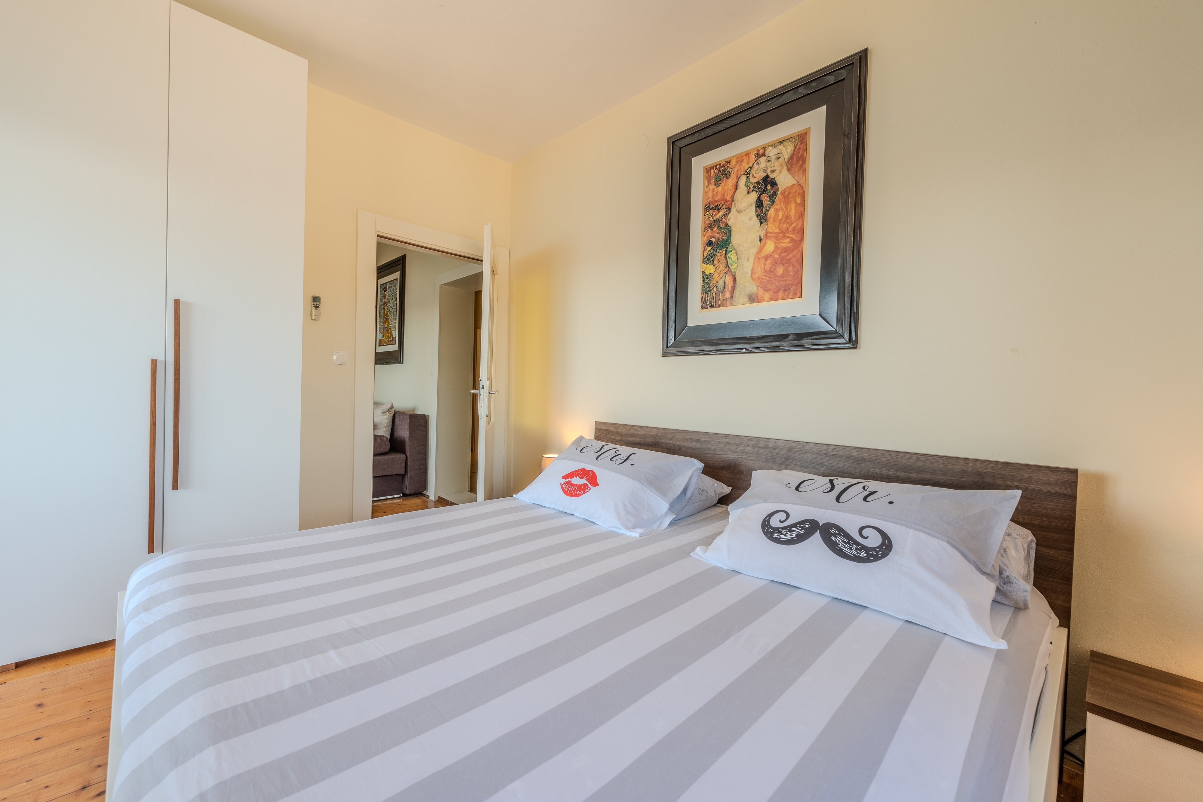 Two bedroom apartment near beach Mali Iž, Iž  A-a