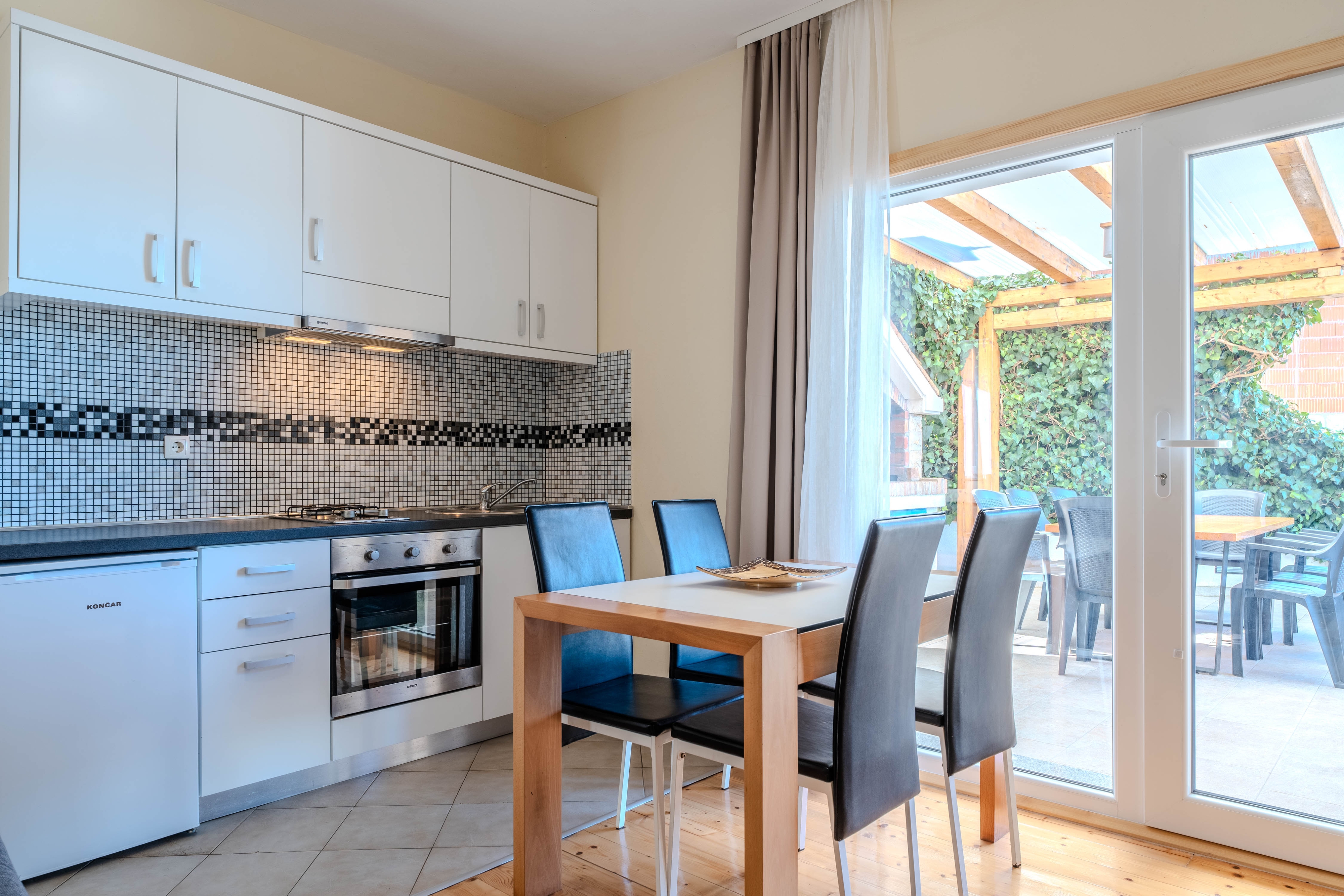 Two bedroom apartment near beach Mali Iž, Iž  A-a