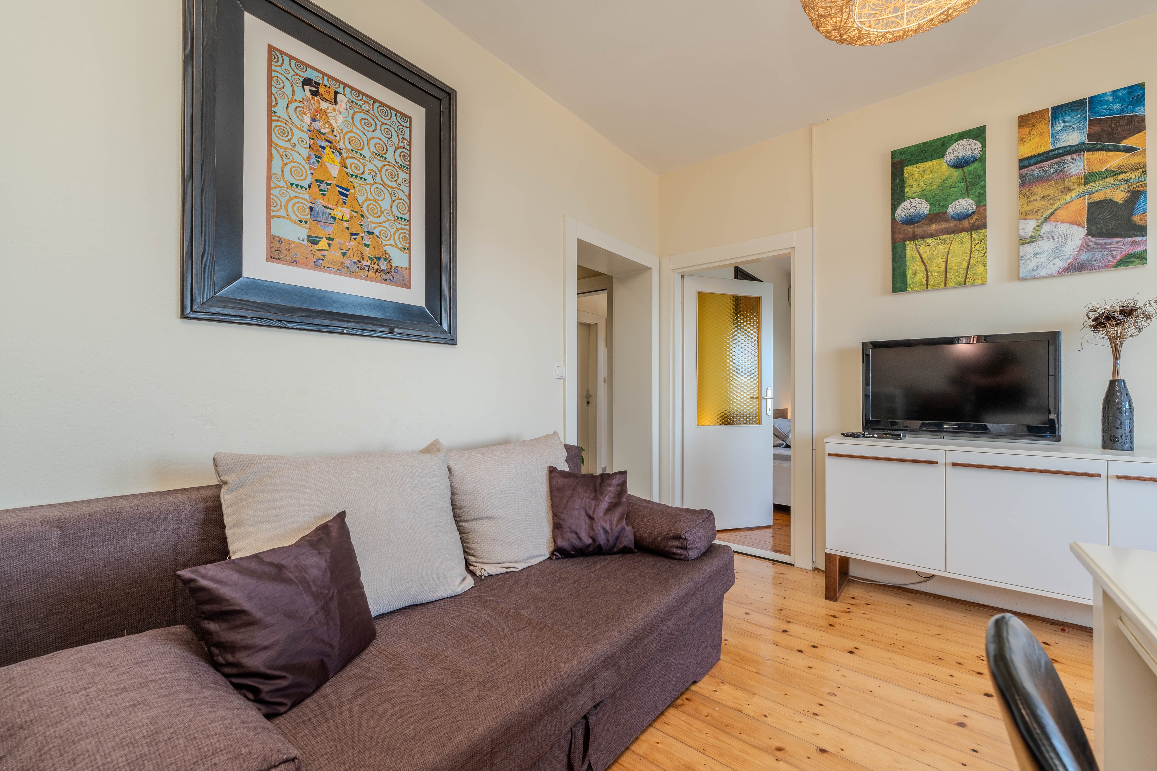 Two bedroom apartment near beach Mali Iž, Iž  A-a